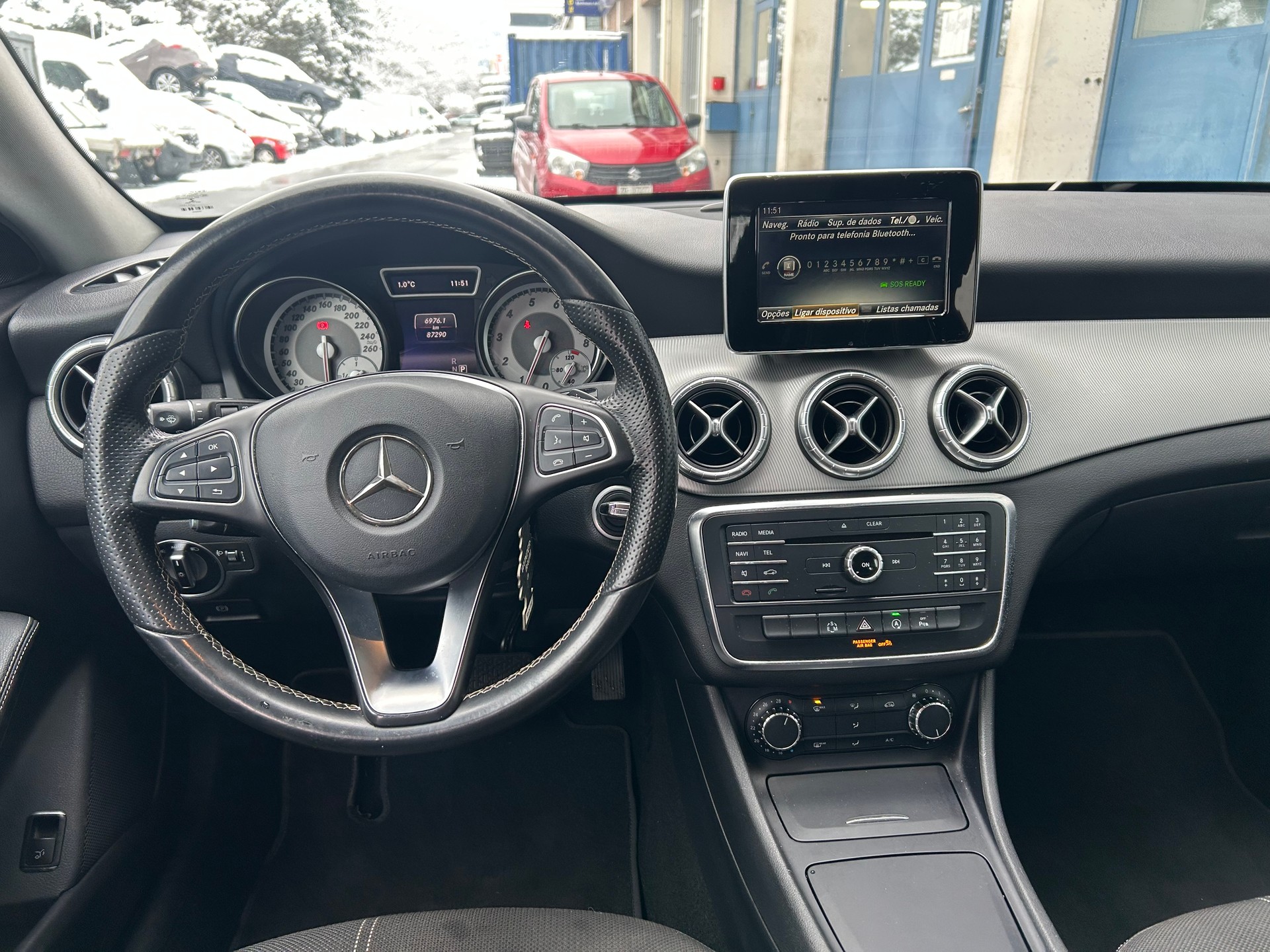 MERCEDES-BENZ CLA Shooting Brake 180 Urban 7G-DCT-showroom-element-3