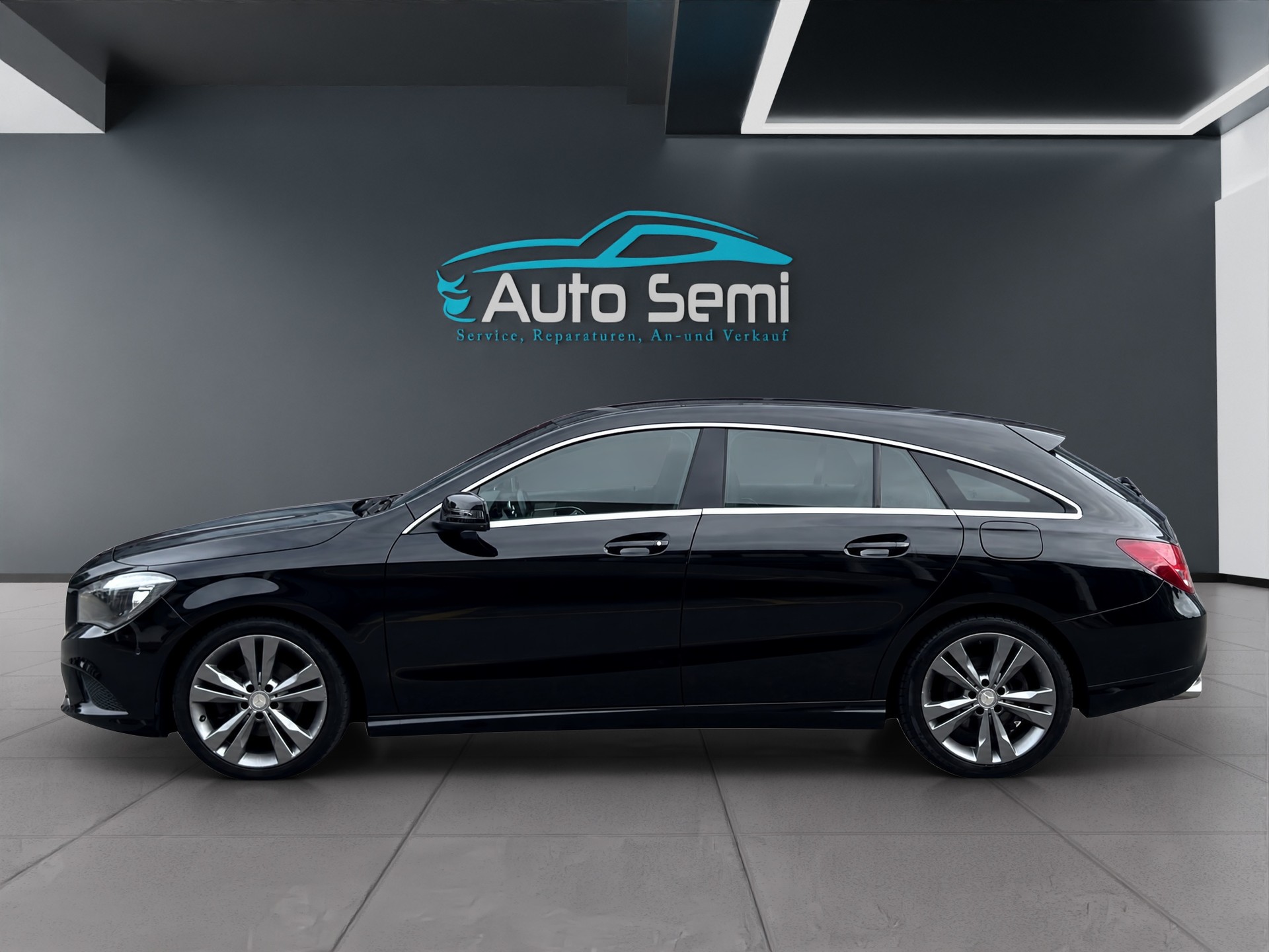 MERCEDES-BENZ CLA Shooting Brake 180 Urban 7G-DCT-showroom-element-1