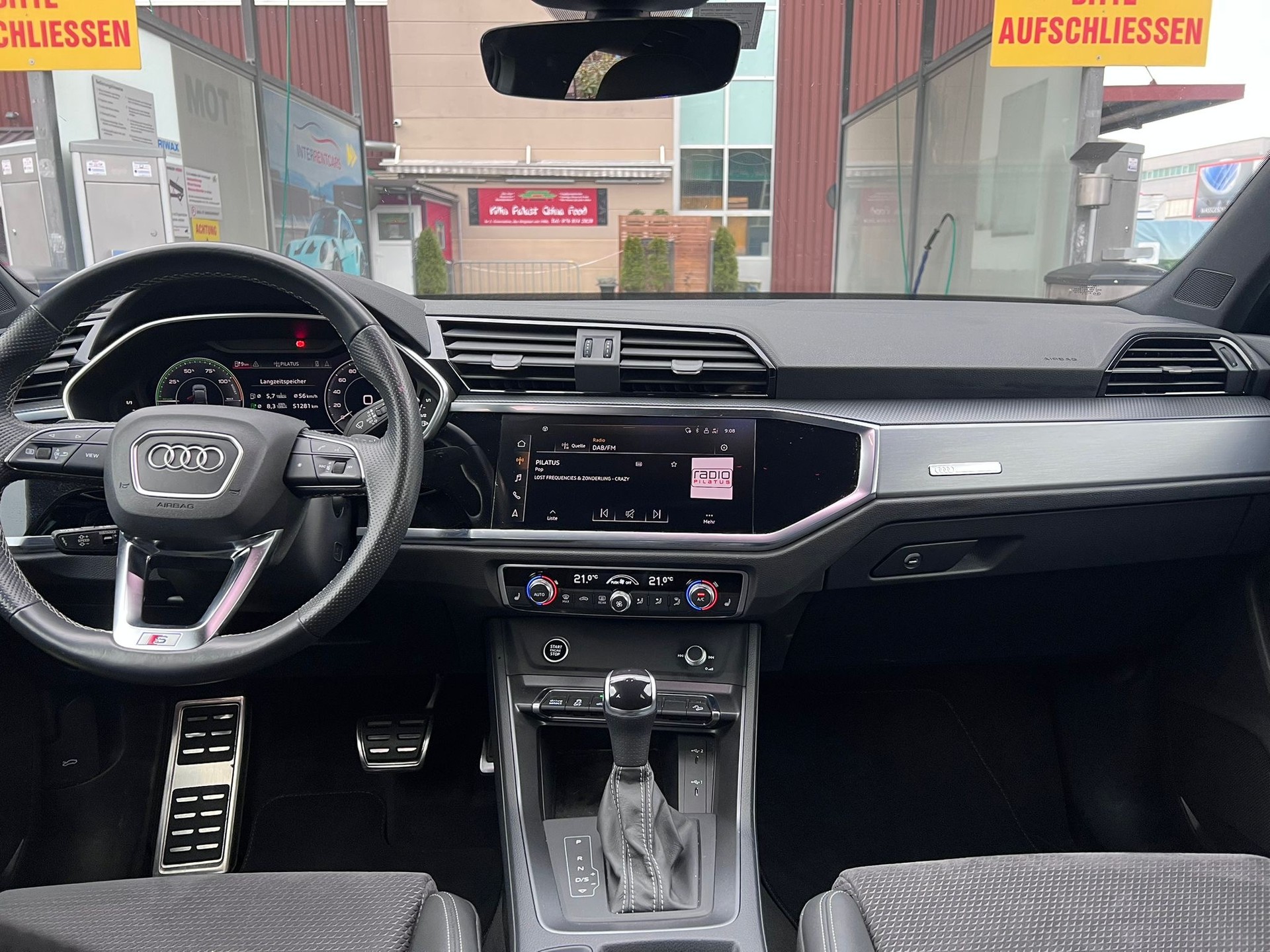 AUDI Q3 Sportback 45 TFSI e S line S-tronic-image-8