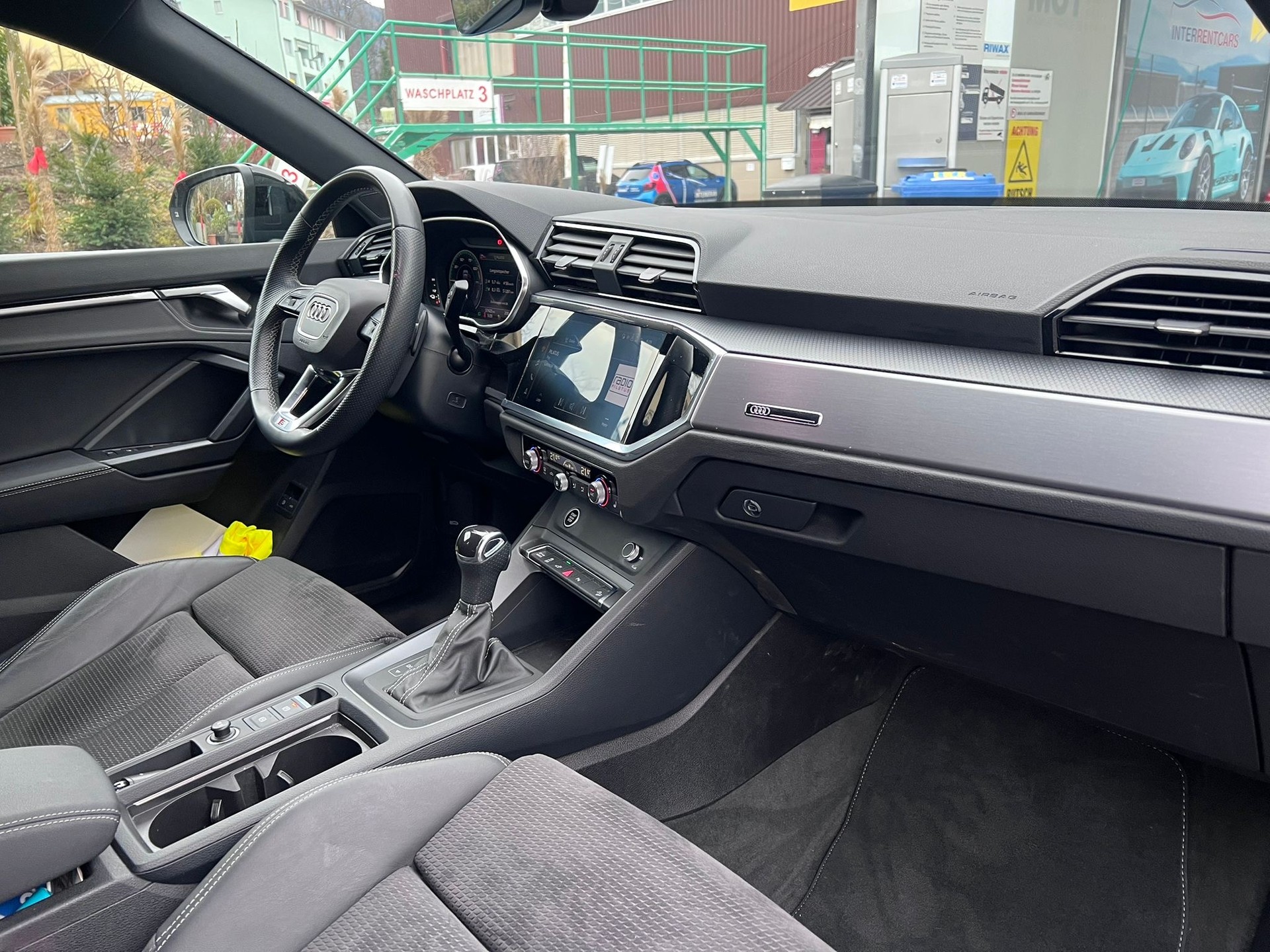 AUDI Q3 Sportback 45 TFSI e S line S-tronic-image-10