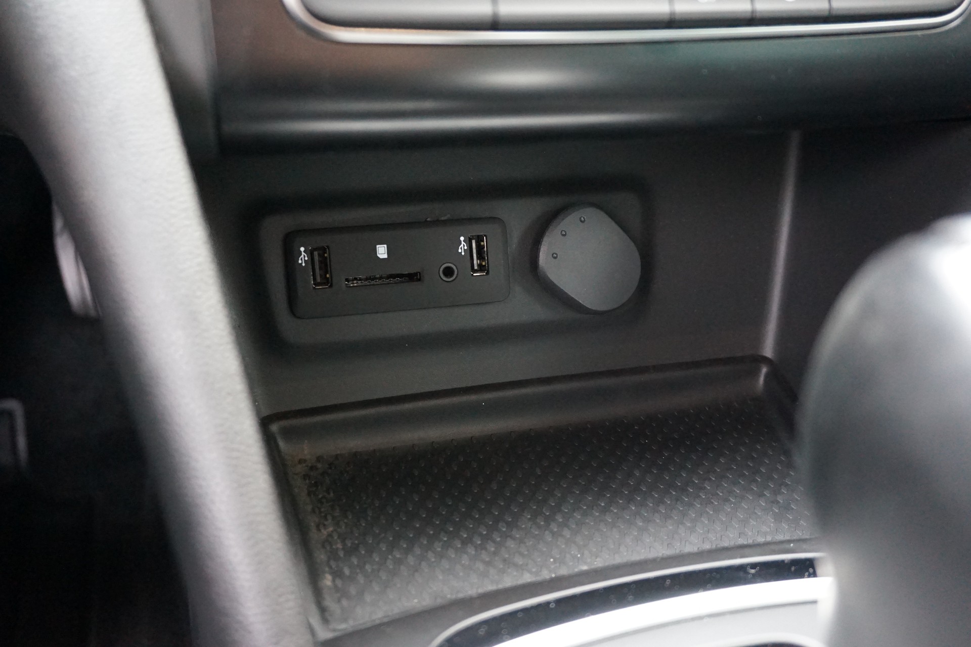 RENAULT Mégane 1.2 16V Turbo Bose EDC-image-11