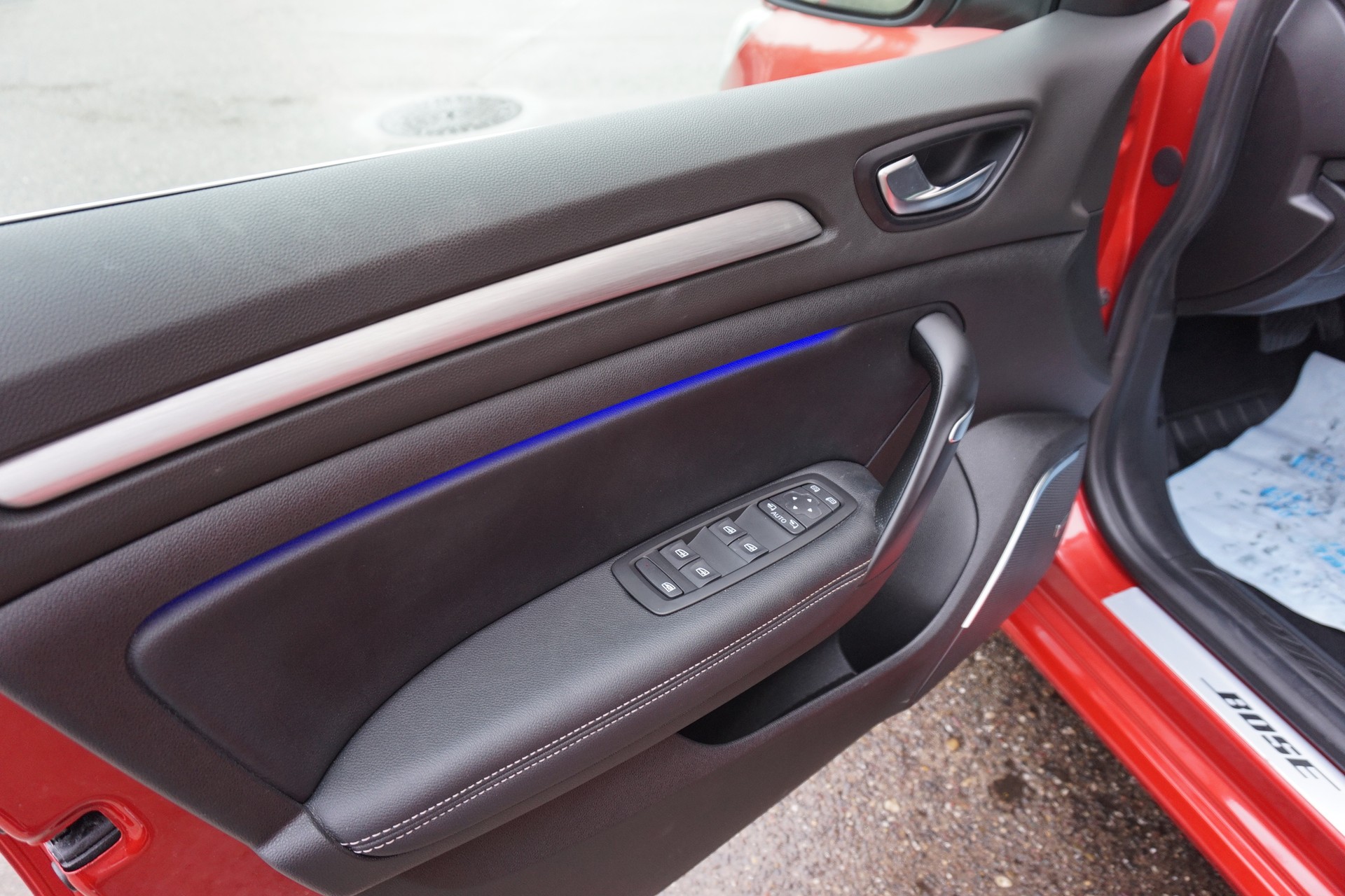 RENAULT Mégane 1.2 16V Turbo Bose EDC-image-6