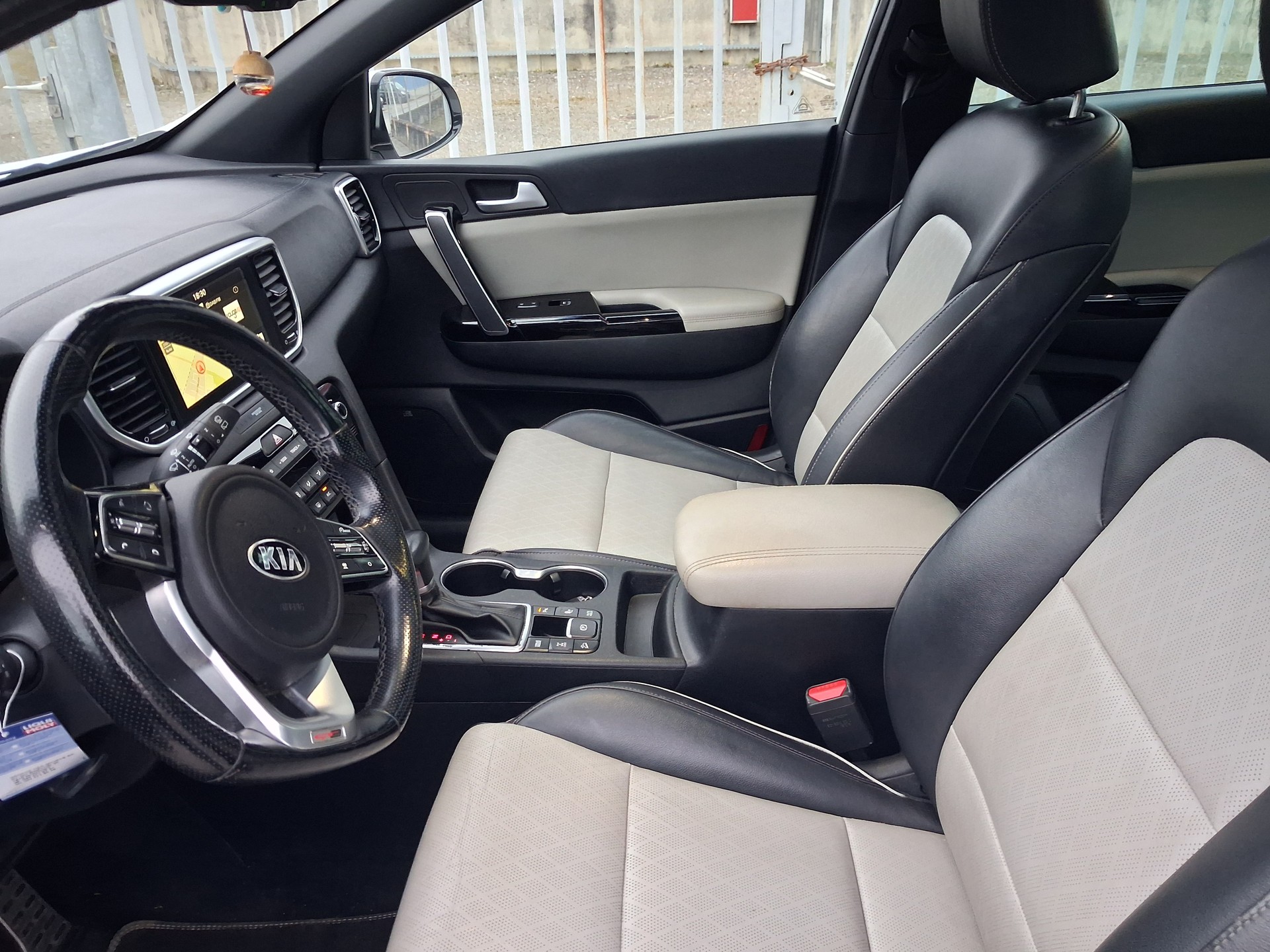 KIA Sportage 1.6 T-GDi GT-Line 4WD Automat-image-11