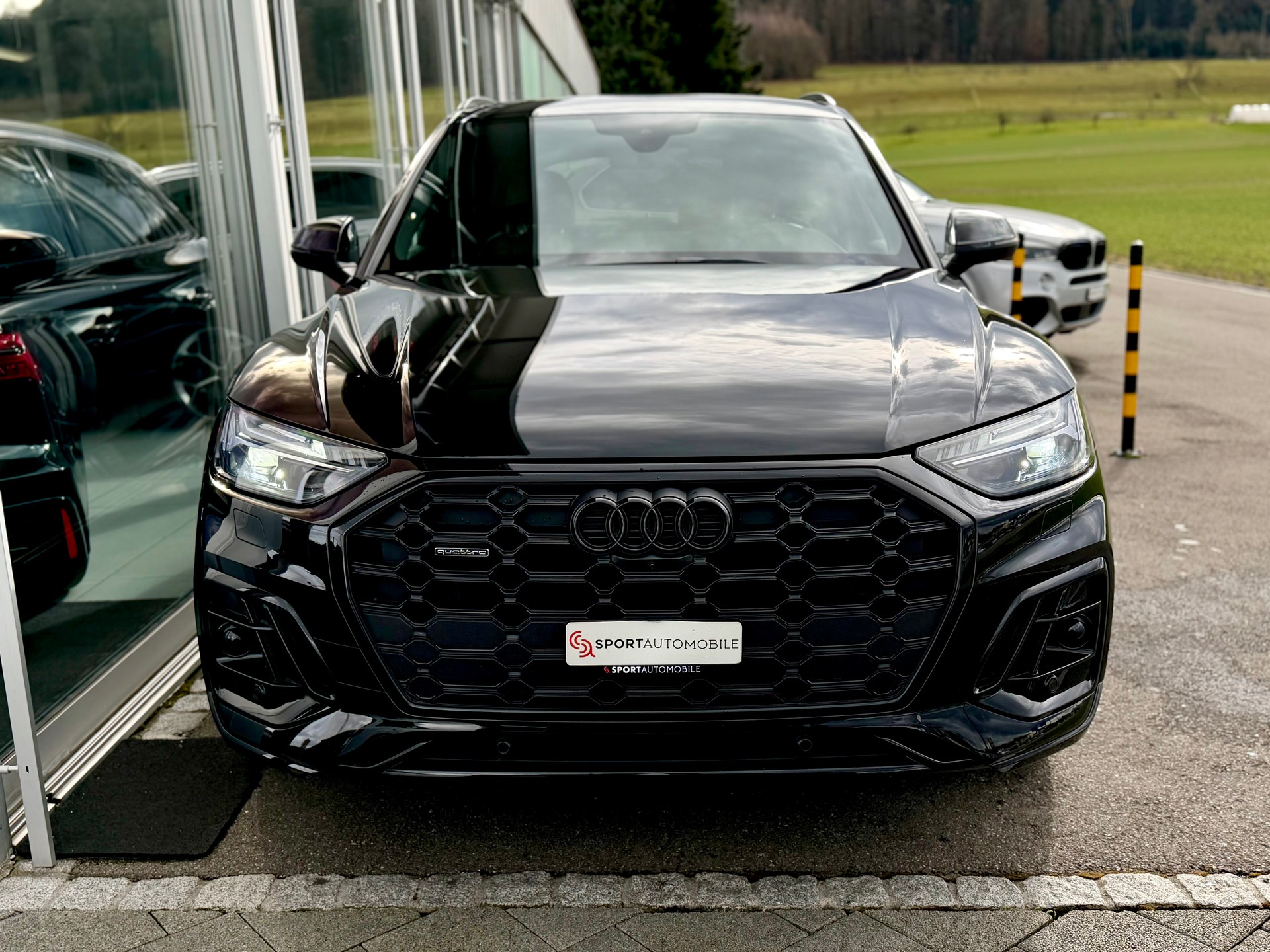 AUDI Q5 40 TDI Black Edition quattro S-tronic-showroom-element-3