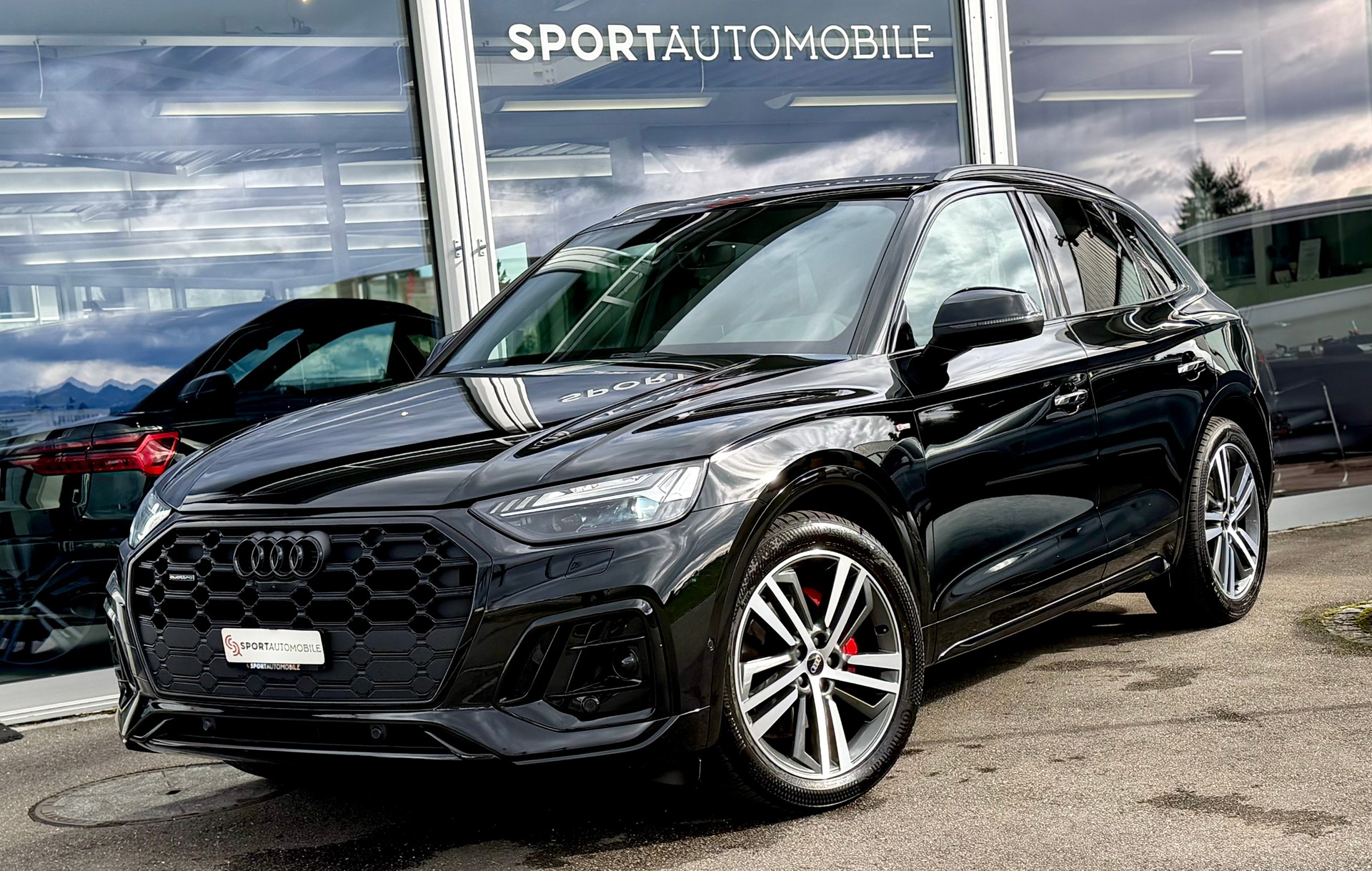 AUDI Q5 40 TDI Black Edition quattro S-tronic-showroom-element-1