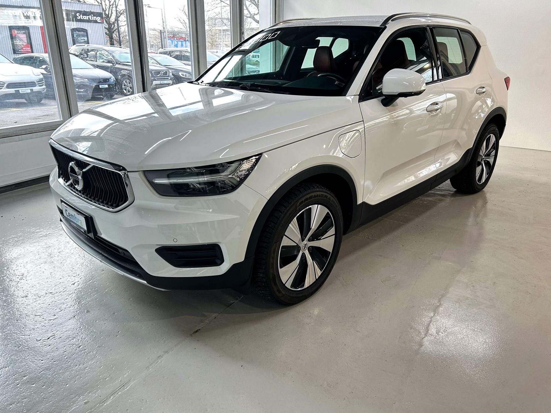 VOLVO XC40 T5 TwE Momentum DCT-image-4