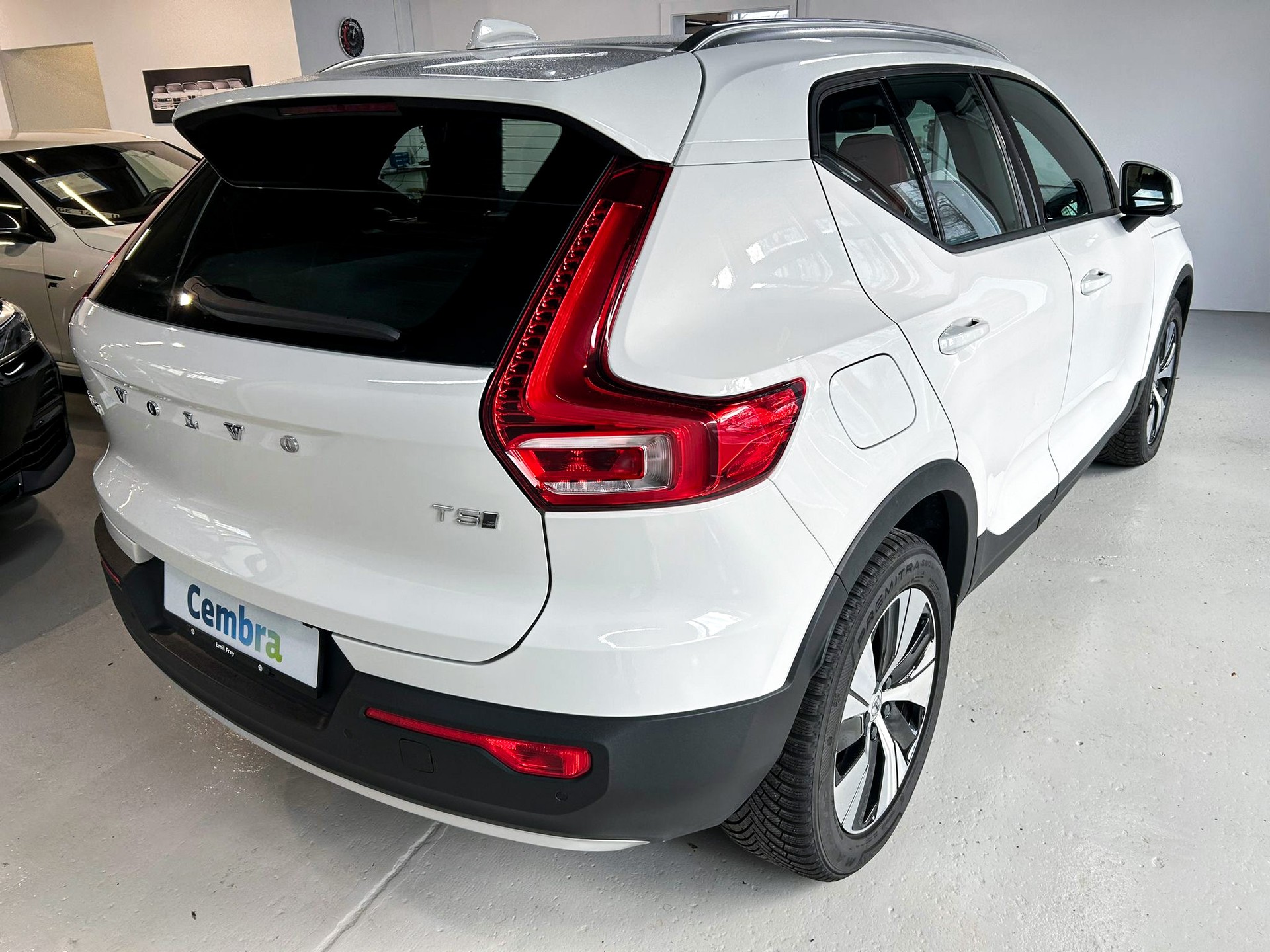 VOLVO XC40 T5 TwE Momentum DCT-image-8