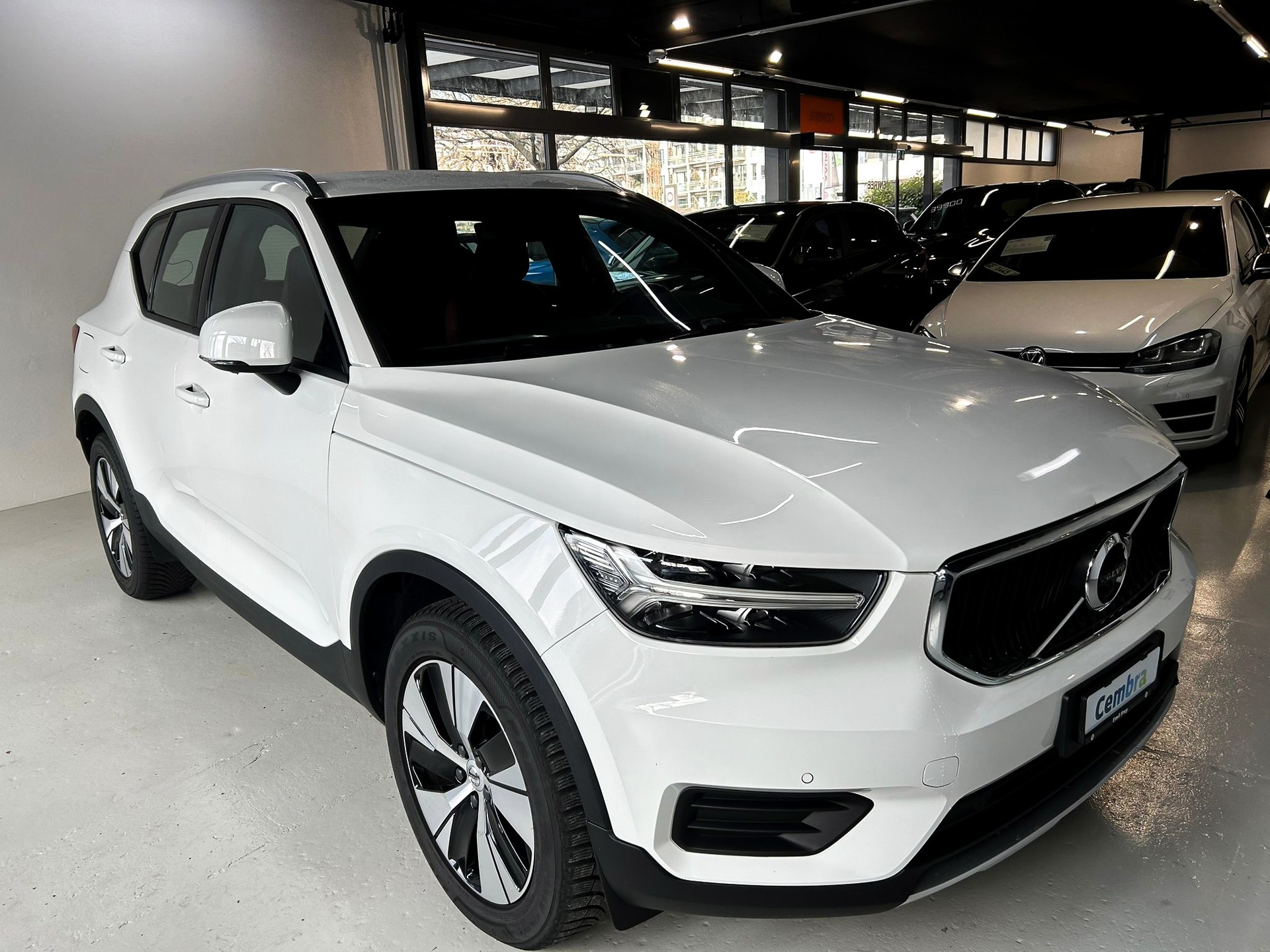 VOLVO XC40 T5 TwE Momentum DCT-showroom-element-1
