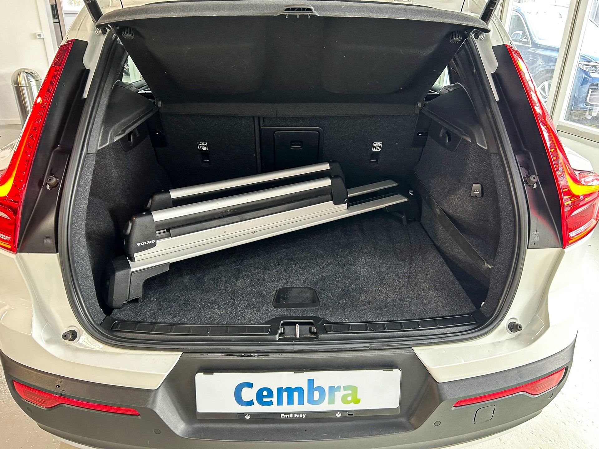 VOLVO XC40 T5 TwE Momentum DCT-image-10