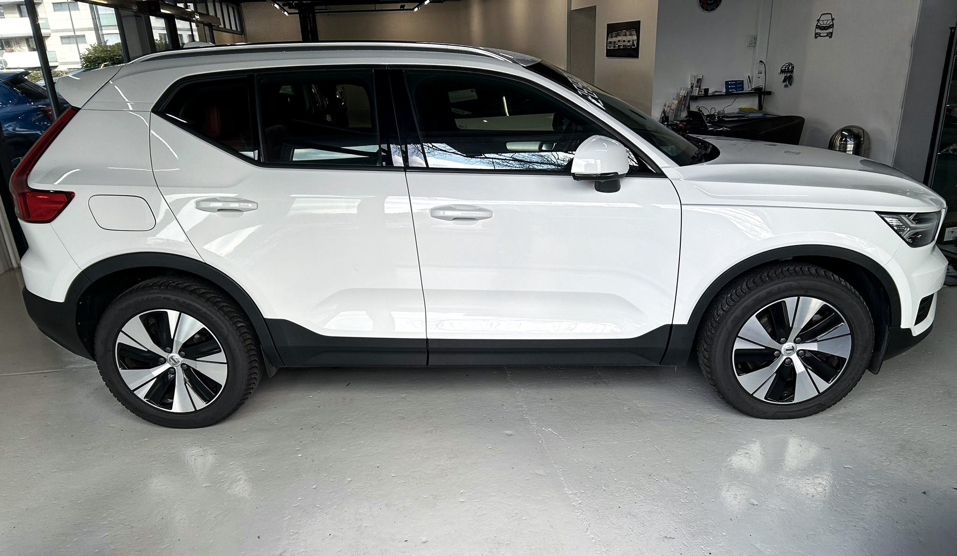 VOLVO XC40 T5 TwE Momentum DCT-image-6
