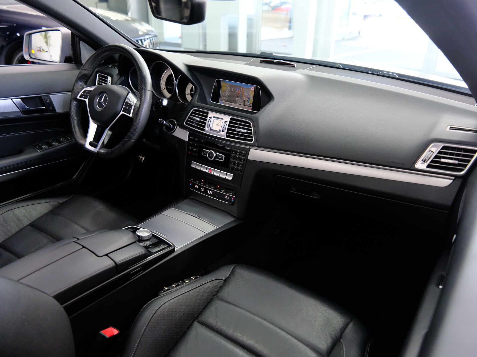 MERCEDES-BENZ E 250 AMG LINE 7G-Tronic-image-11