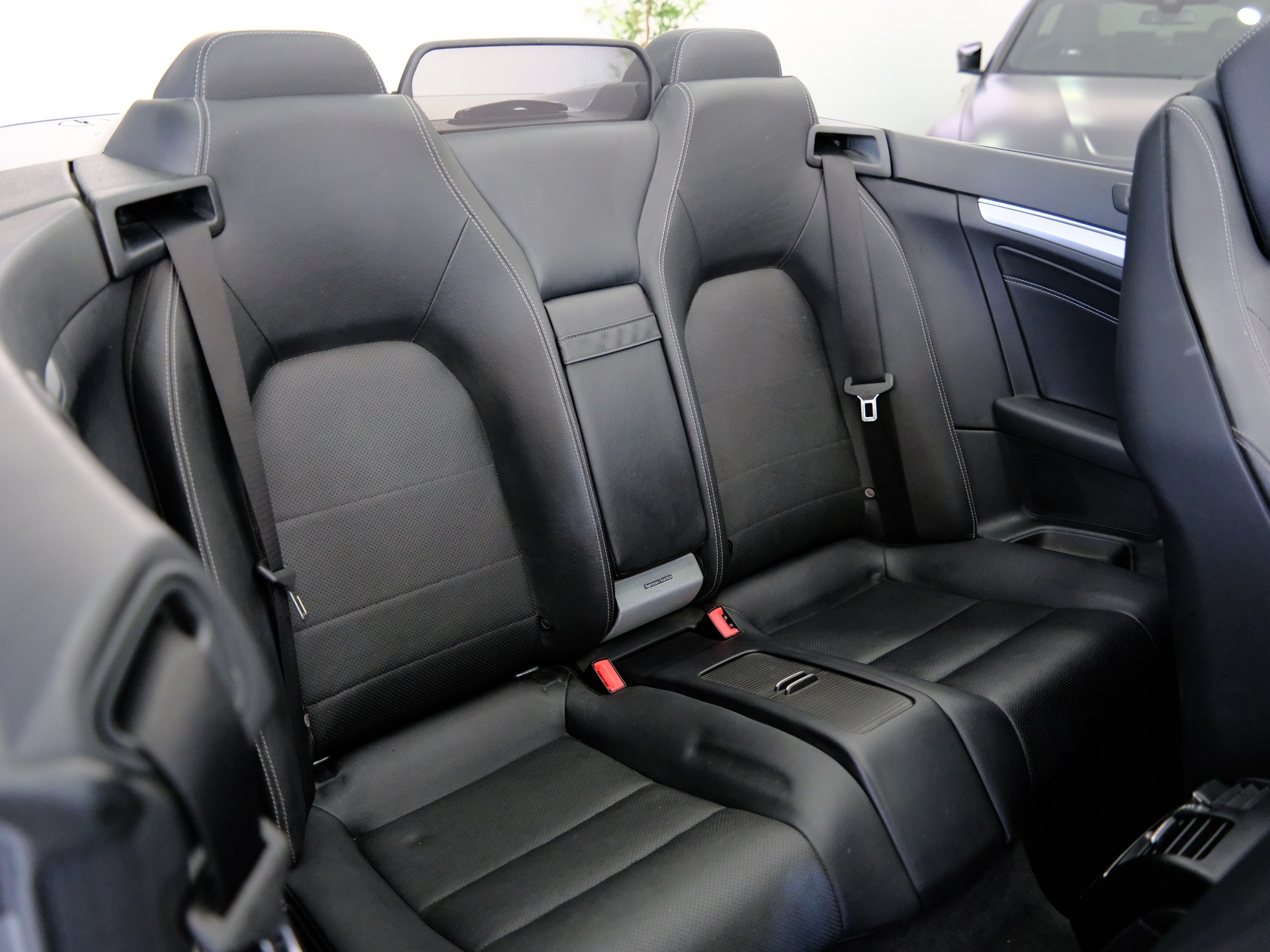 MERCEDES-BENZ E 250 AMG LINE 7G-Tronic-image-12