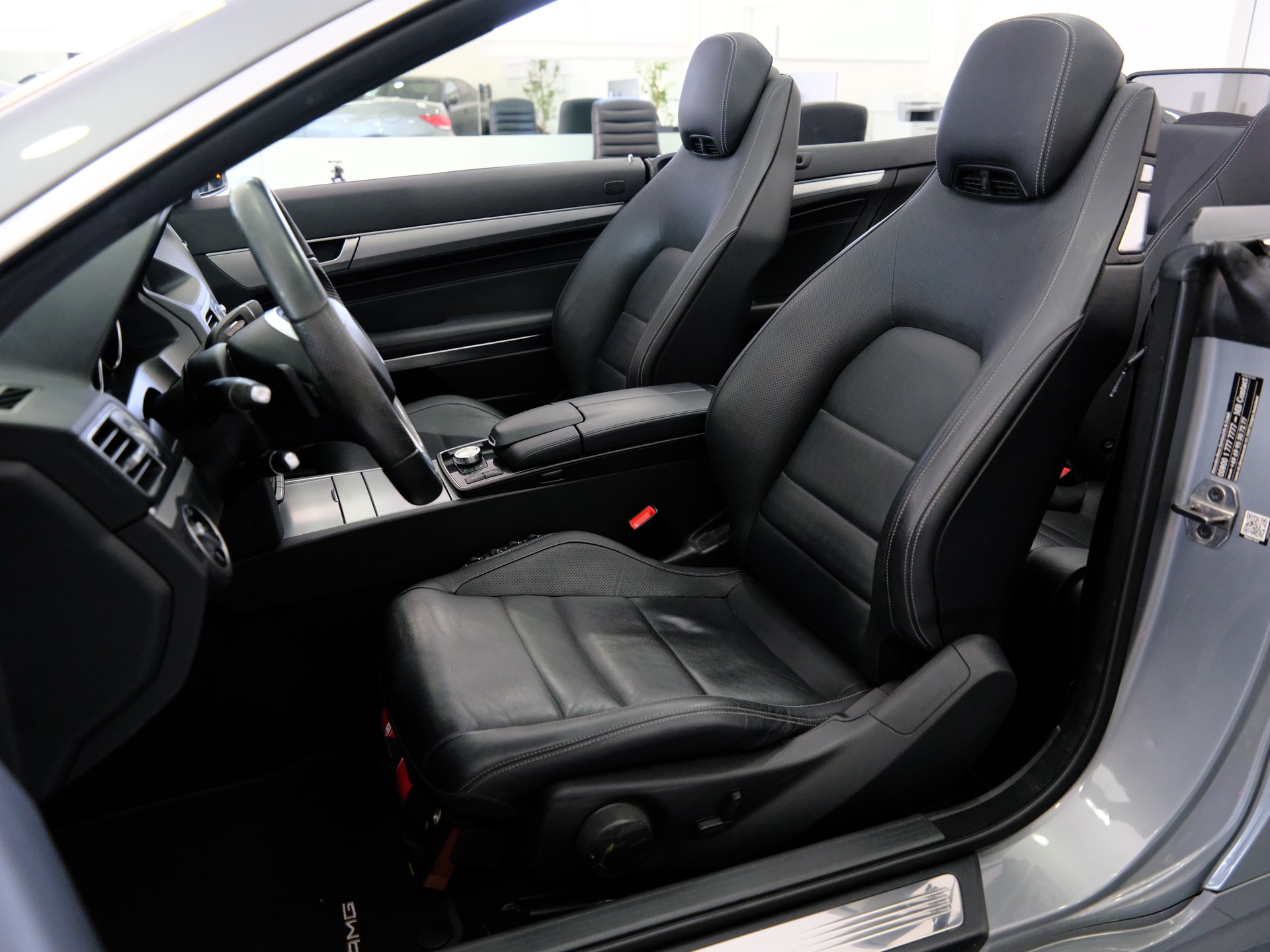 MERCEDES-BENZ E 250 AMG LINE 7G-Tronic-image-9