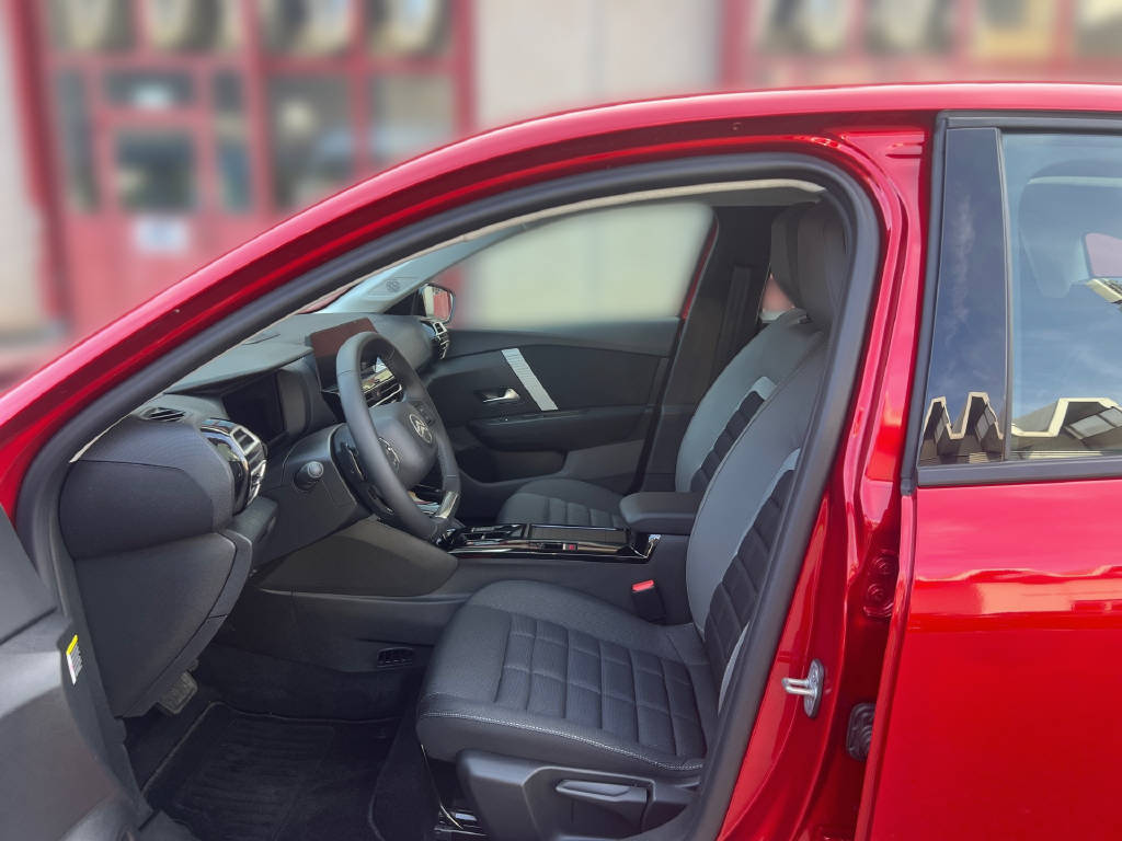 CITROEN C4 Hybrid 145ch Automatique PLUS-image-9