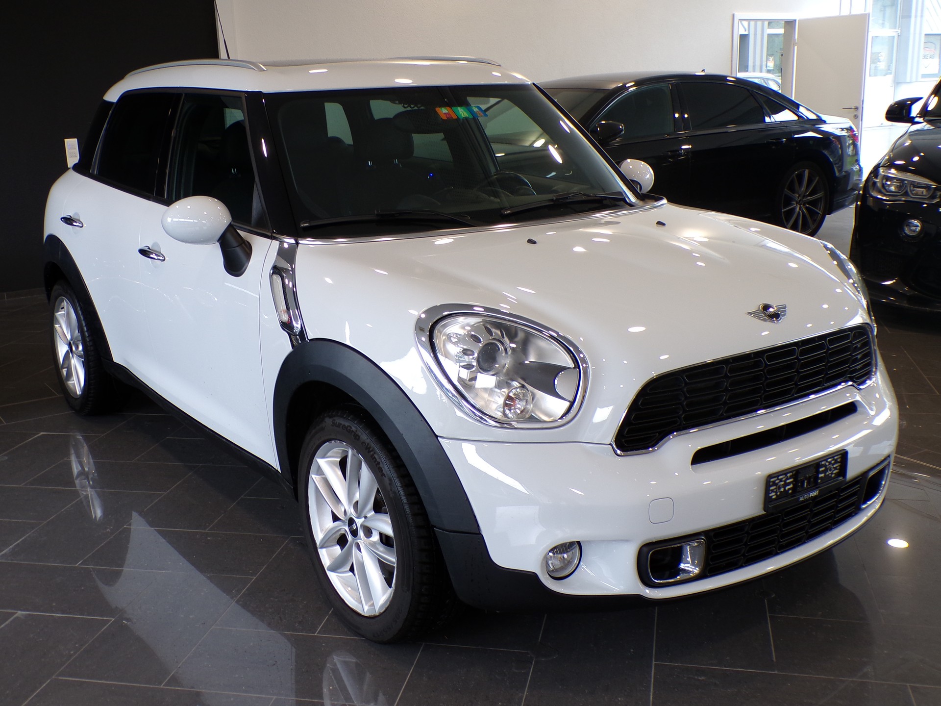 MINI S ALL4-showroom-element-1