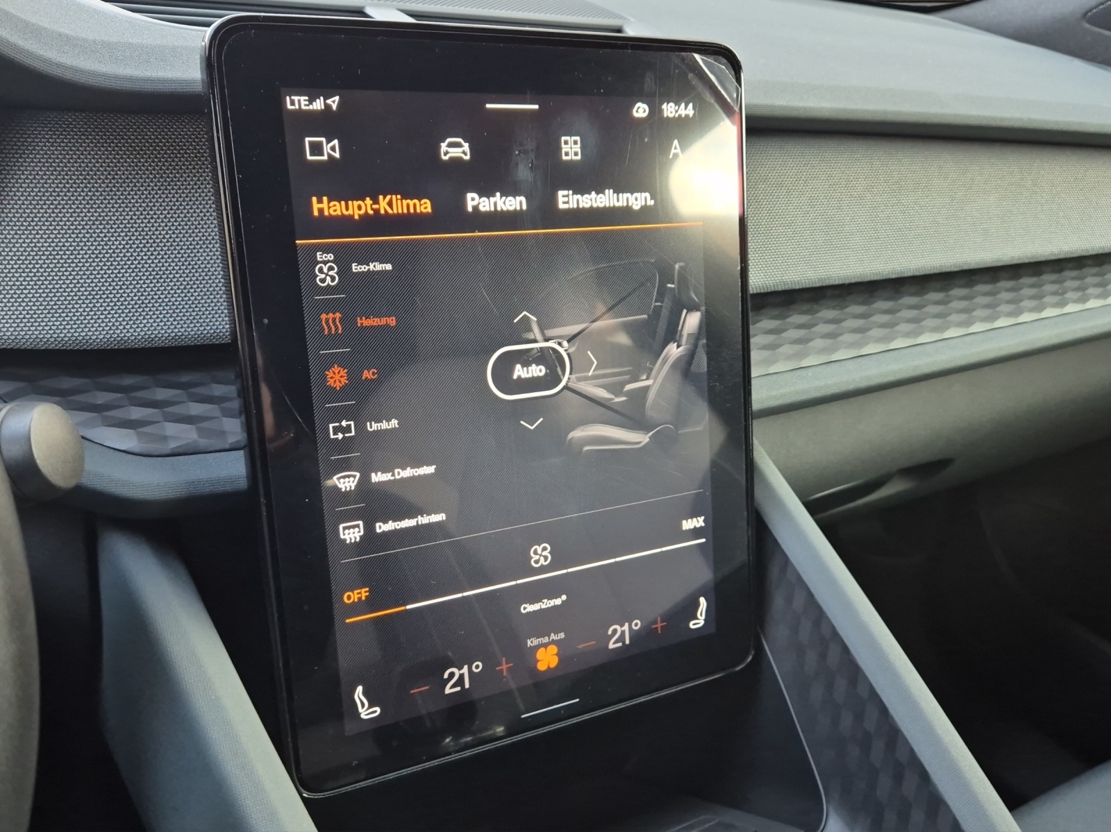POLESTAR Polestar 2 Standard Range Single 64kWh-image-13