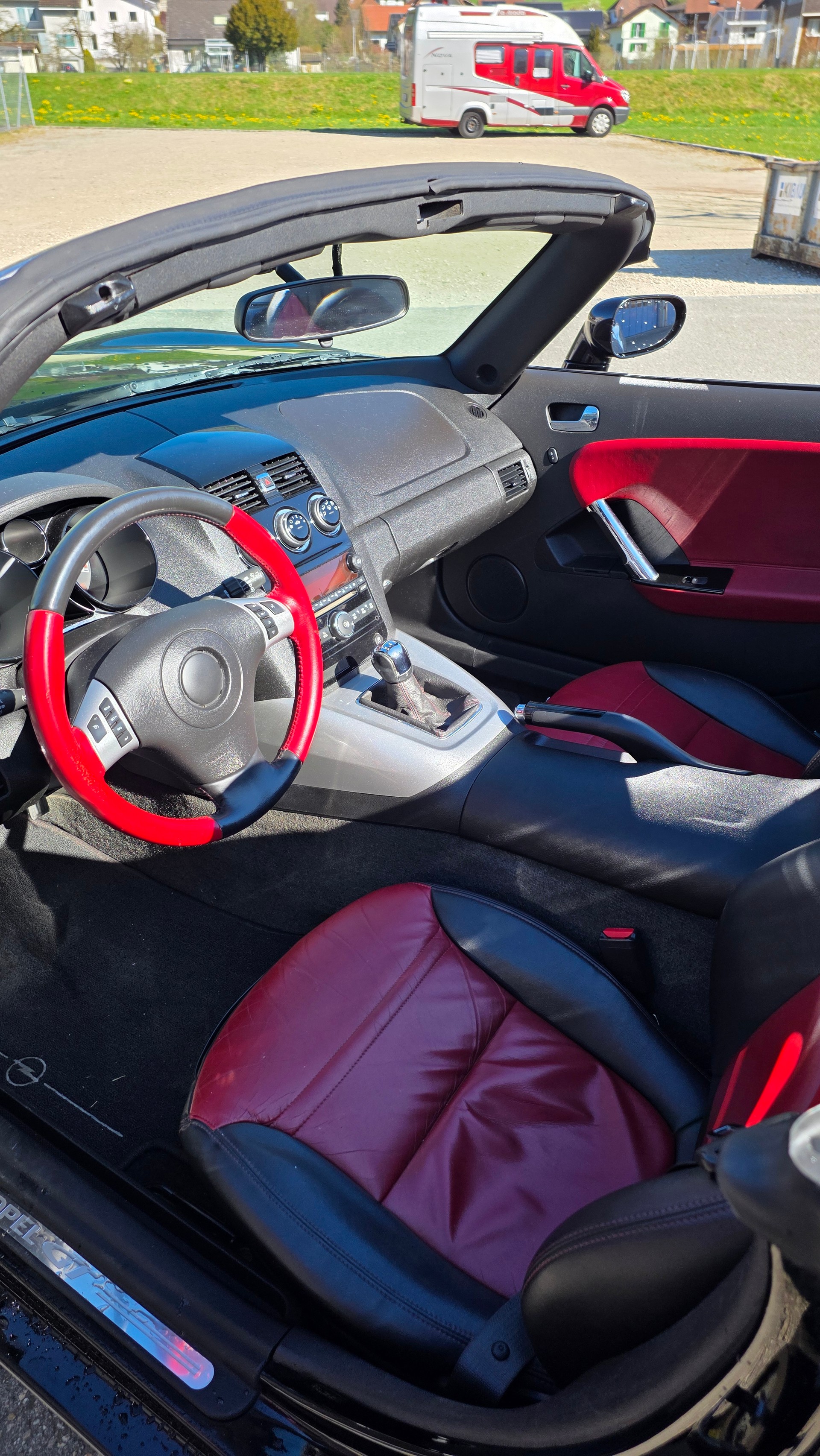 OPEL GT 2.0 Turbo-image-17