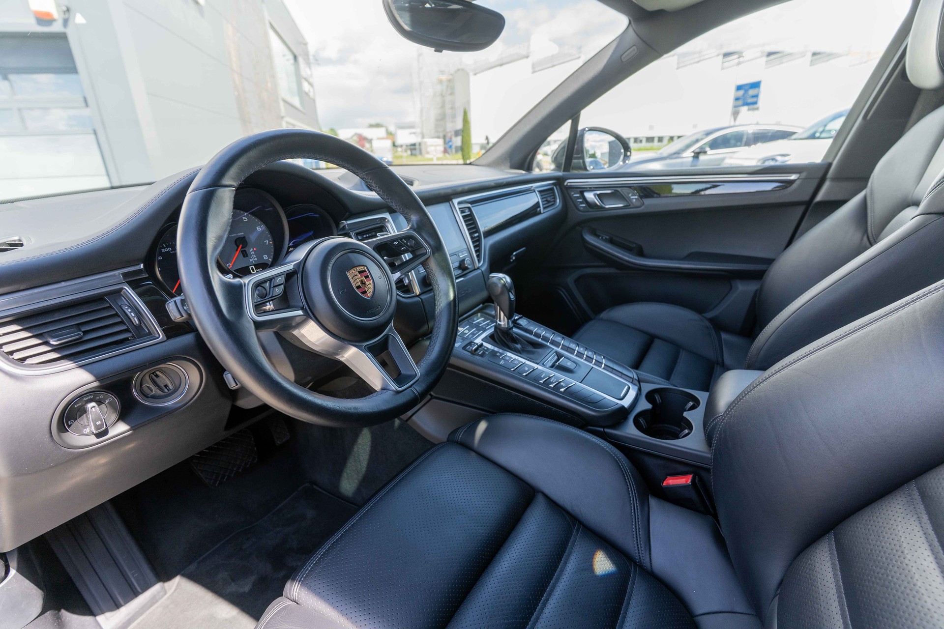 PORSCHE Macan S PDK-image-7