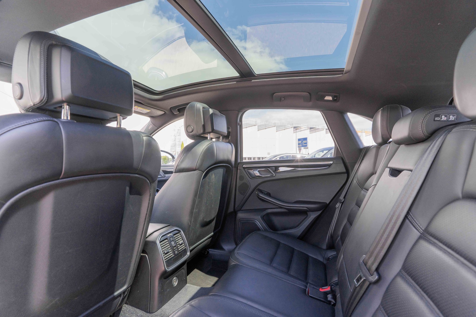 PORSCHE Macan S PDK-image-12