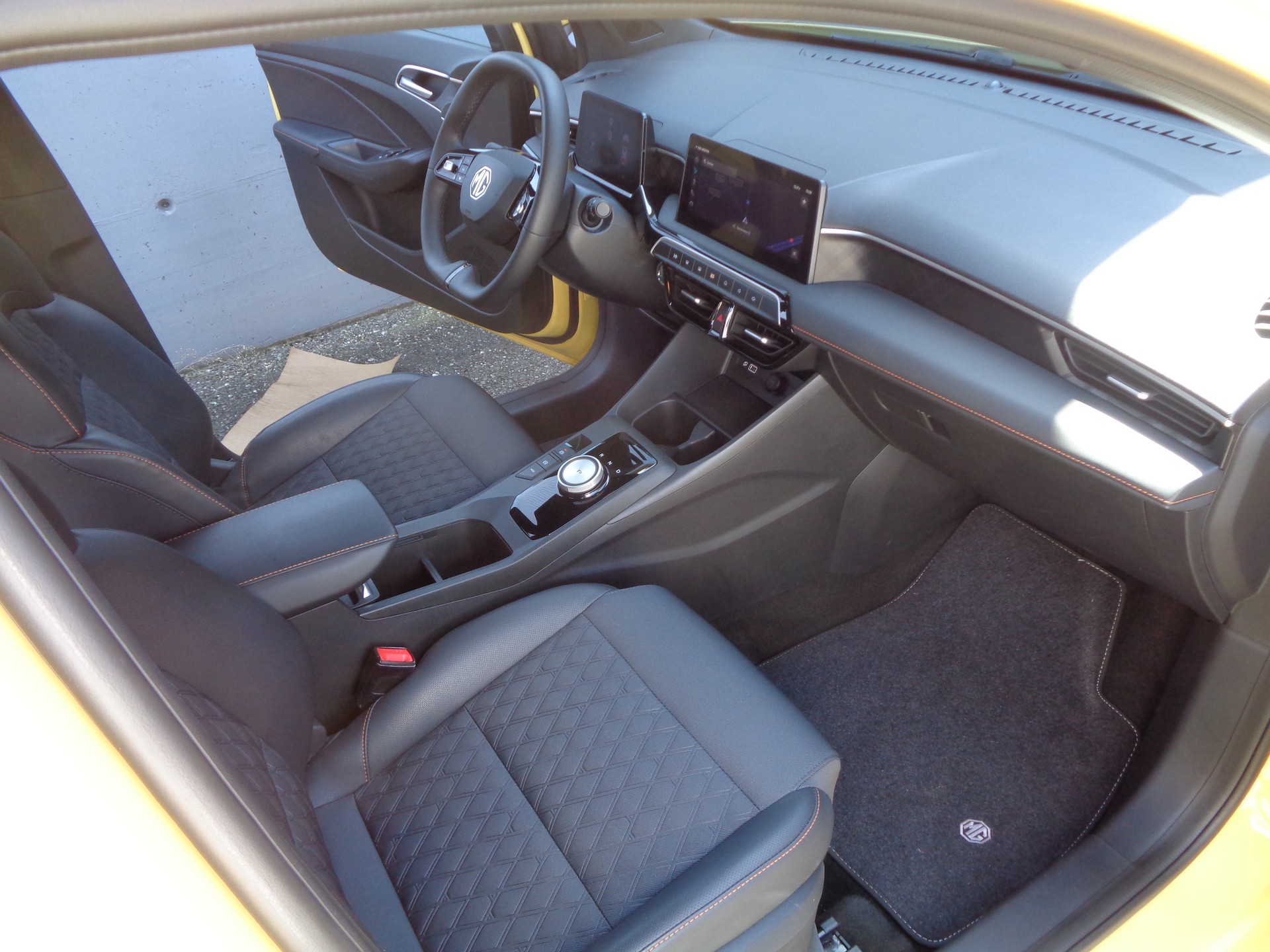 MG 3 1.5 Hybrid Luxury Aut.-image-7