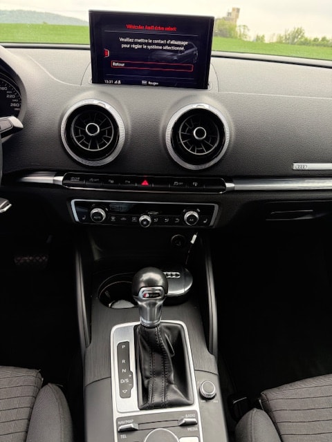 AUDI A3 Sportback 1.4 TFSI S-tronic-image-12