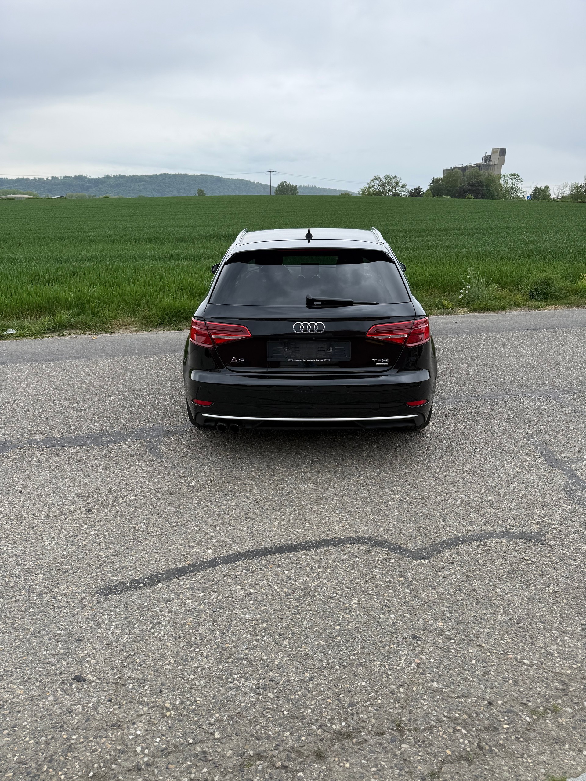 AUDI A3 Sportback 1.4 TFSI S-tronic-image-2