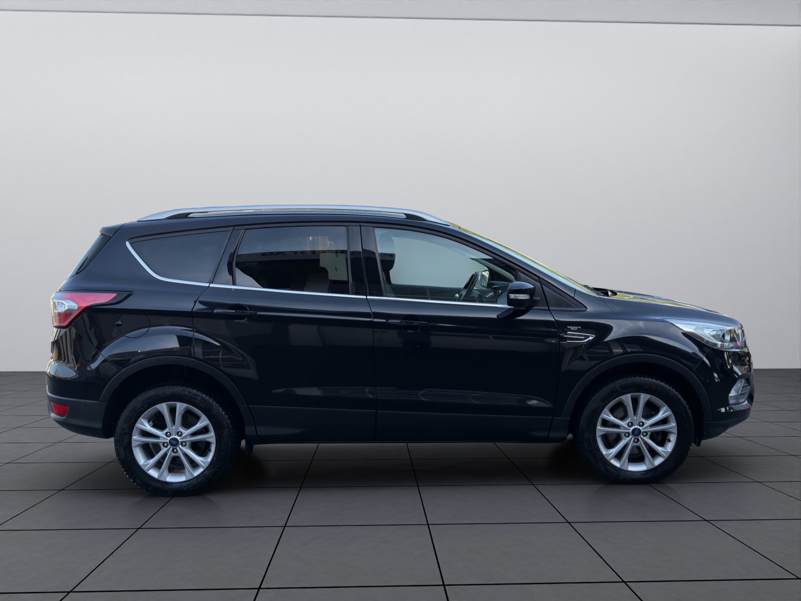 FORD Kuga 1.5 EcoB 182 Titanium-showroom-element-3