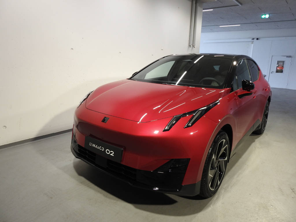 LYNK & CO 02