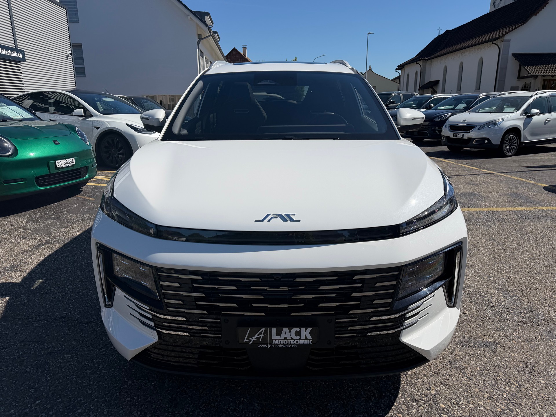 JAC JS6 1.5 PHEV-showroom-element-2
