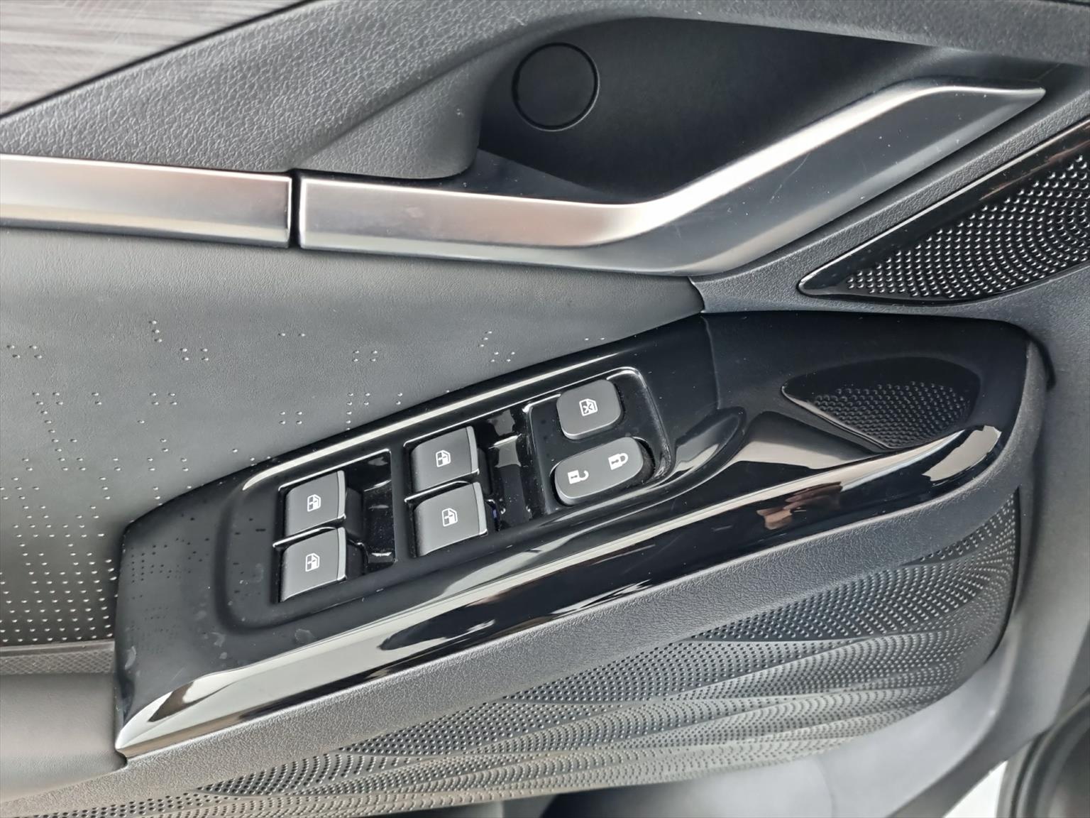 JAC JS6 1.5 PHEV-image-10