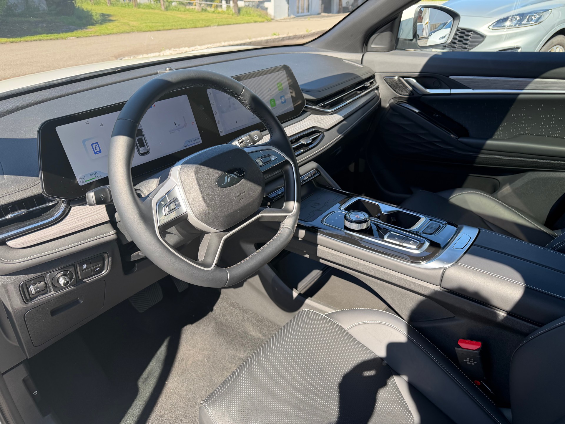 JAC JS6 1.5 PHEV-image-10