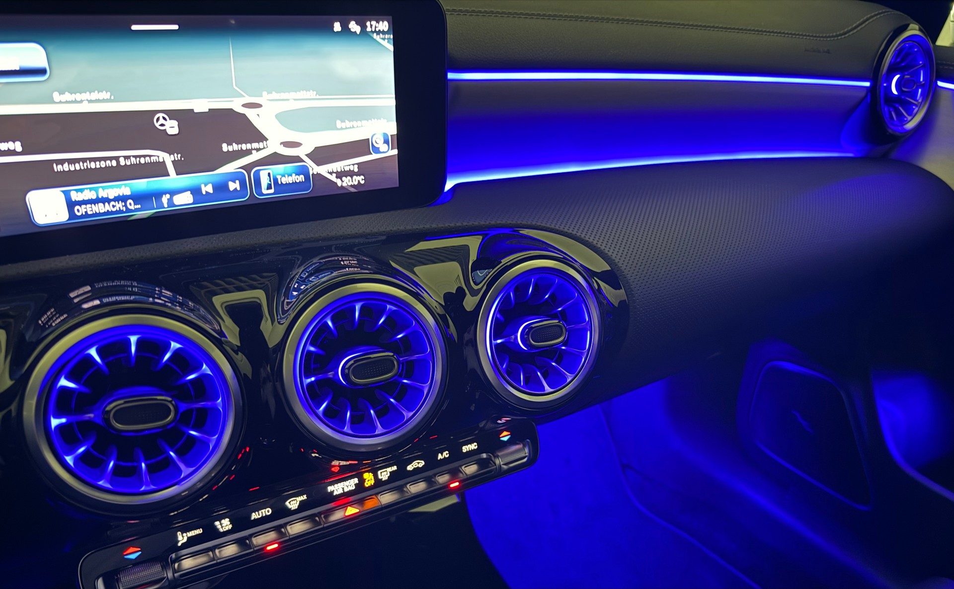MERCEDES-BENZ CLA 250 AMG Line 4Matic 8G-DCT-image-13