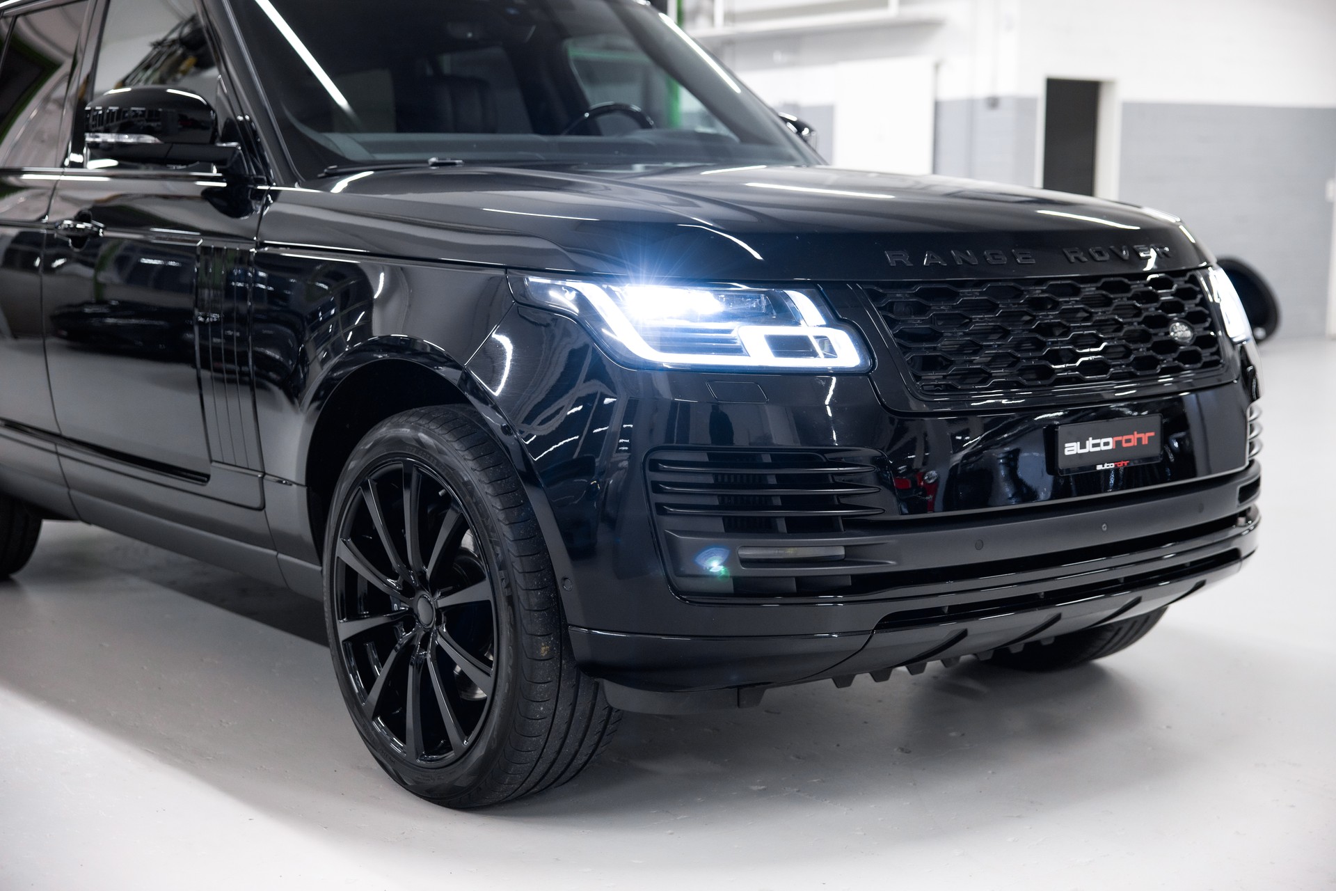 LAND ROVER Range Rover 4.4 SDV8 Vogue-image-8