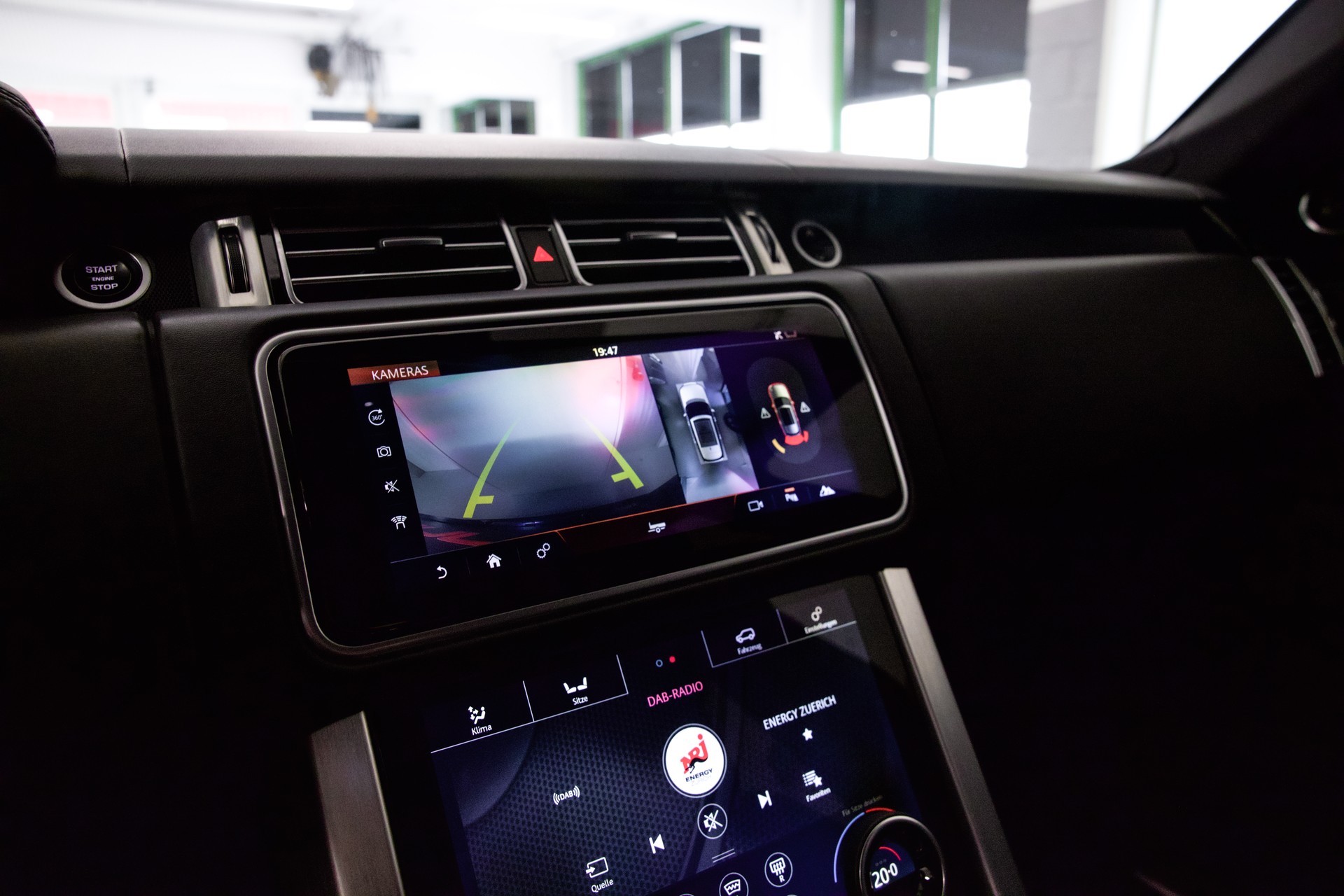 LAND ROVER Range Rover 4.4 SDV8 Vogue-image-30