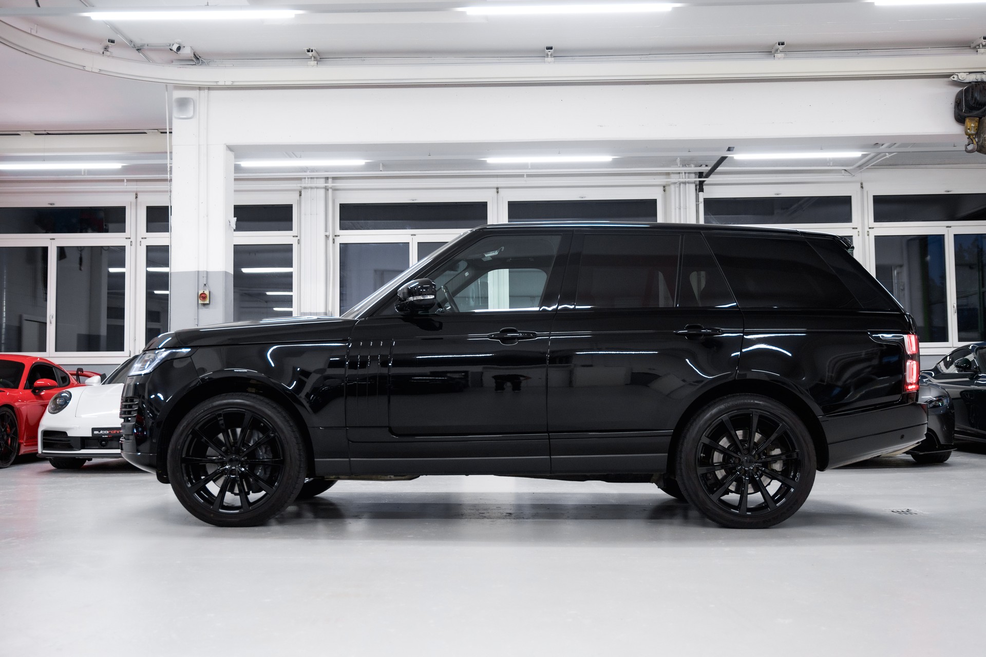 LAND ROVER Range Rover 4.4 SDV8 Vogue-image-4