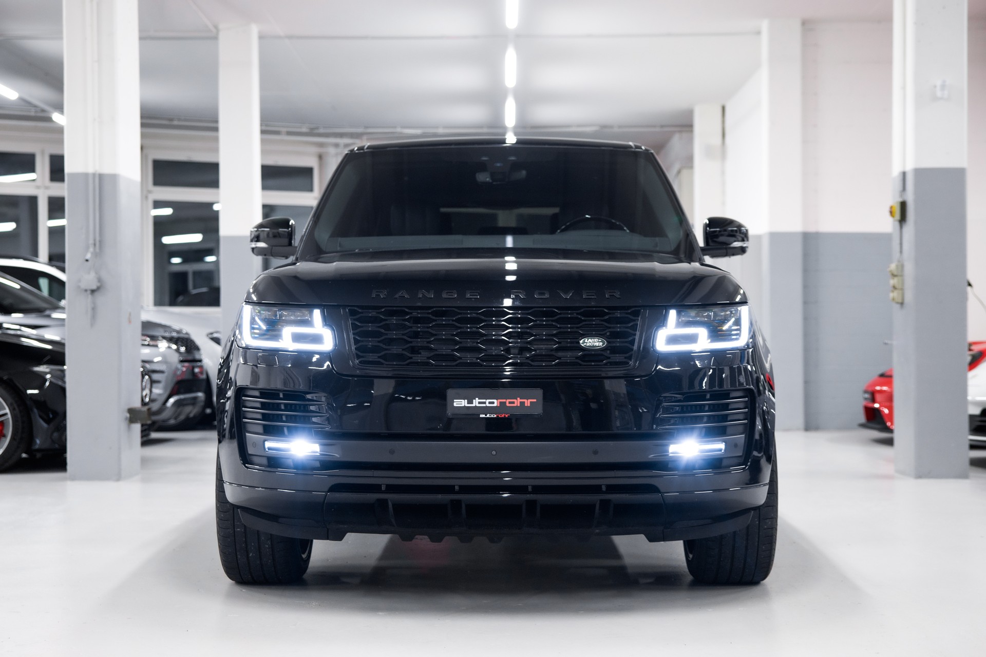 LAND ROVER Range Rover 4.4 SDV8 Vogue-showroom-element-1