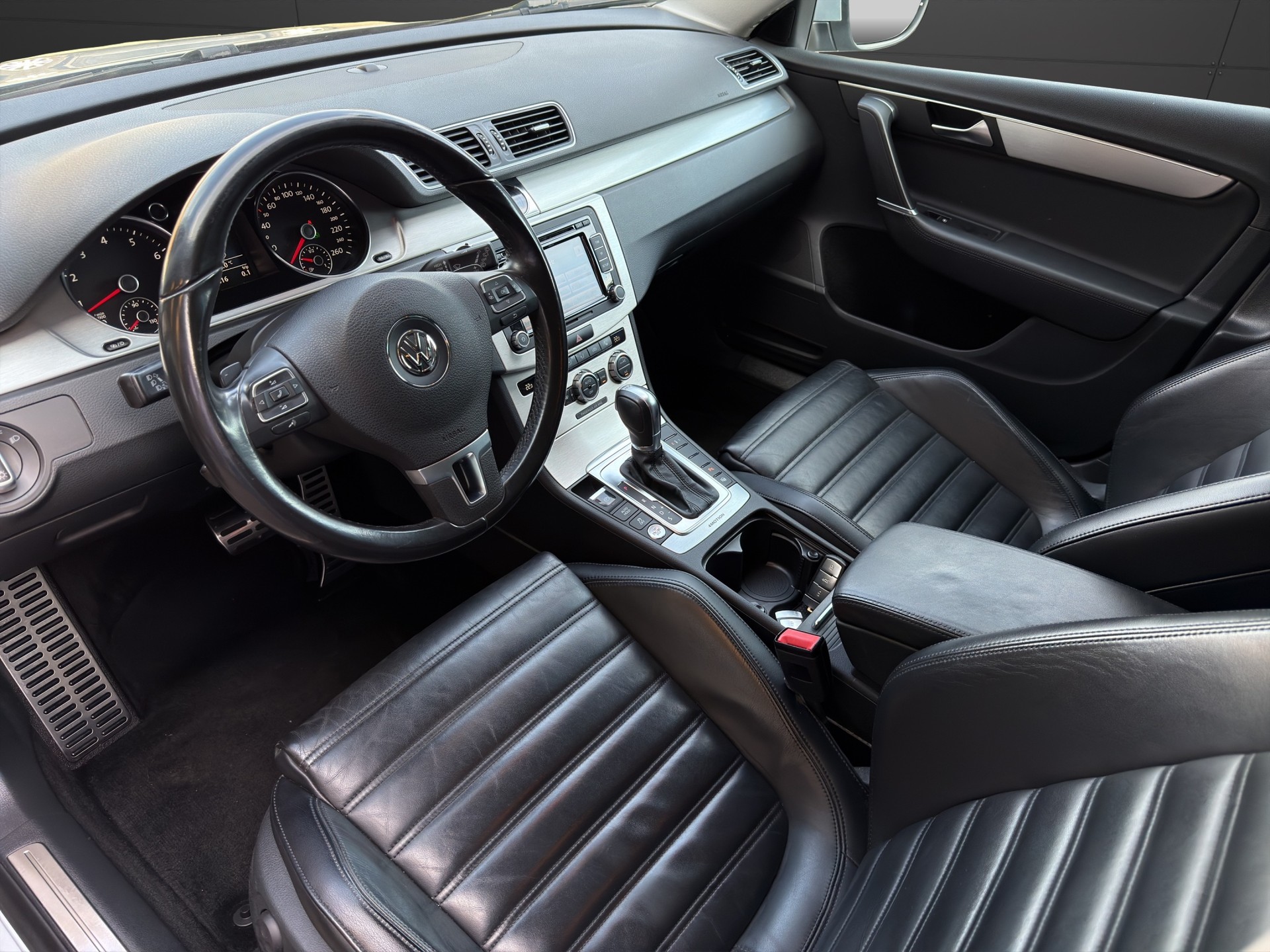 VW Passat Variant 3.6 FSI Highline 4Motion DSG-image-9