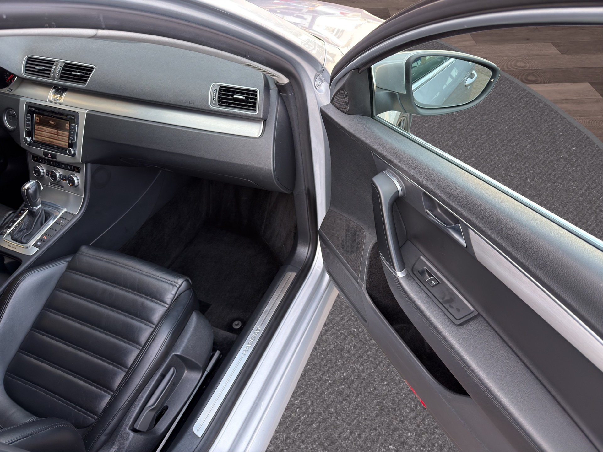 VW Passat Variant 3.6 FSI Highline 4Motion DSG-image-18