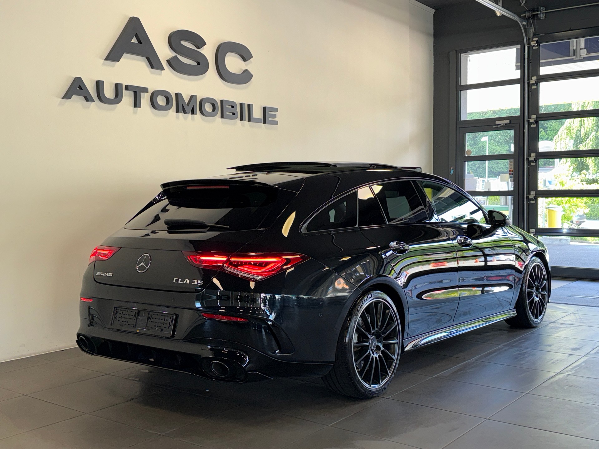 MERCEDES-BENZ CLA Shooting Brake 35 AMG 4Matic 7G-DCT-showroom-element-2
