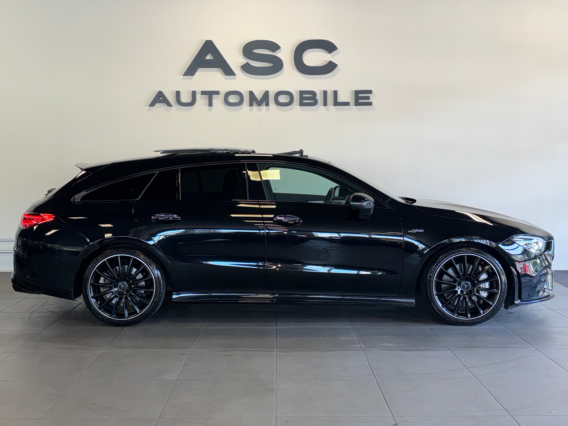 MERCEDES-BENZ CLA Shooting Brake 35 AMG 4Matic 7G-DCT-showroom-element-1