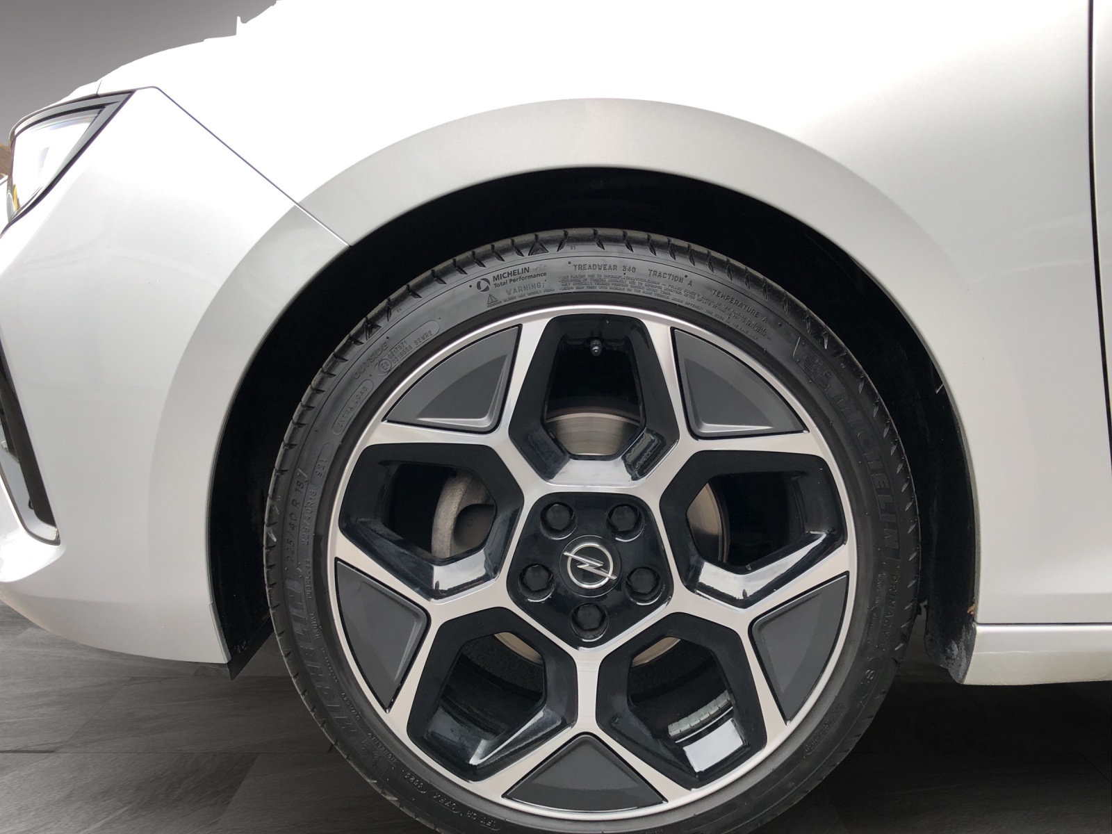 OPEL Astra 1.2i Turbo Swiss Plus A-image-19