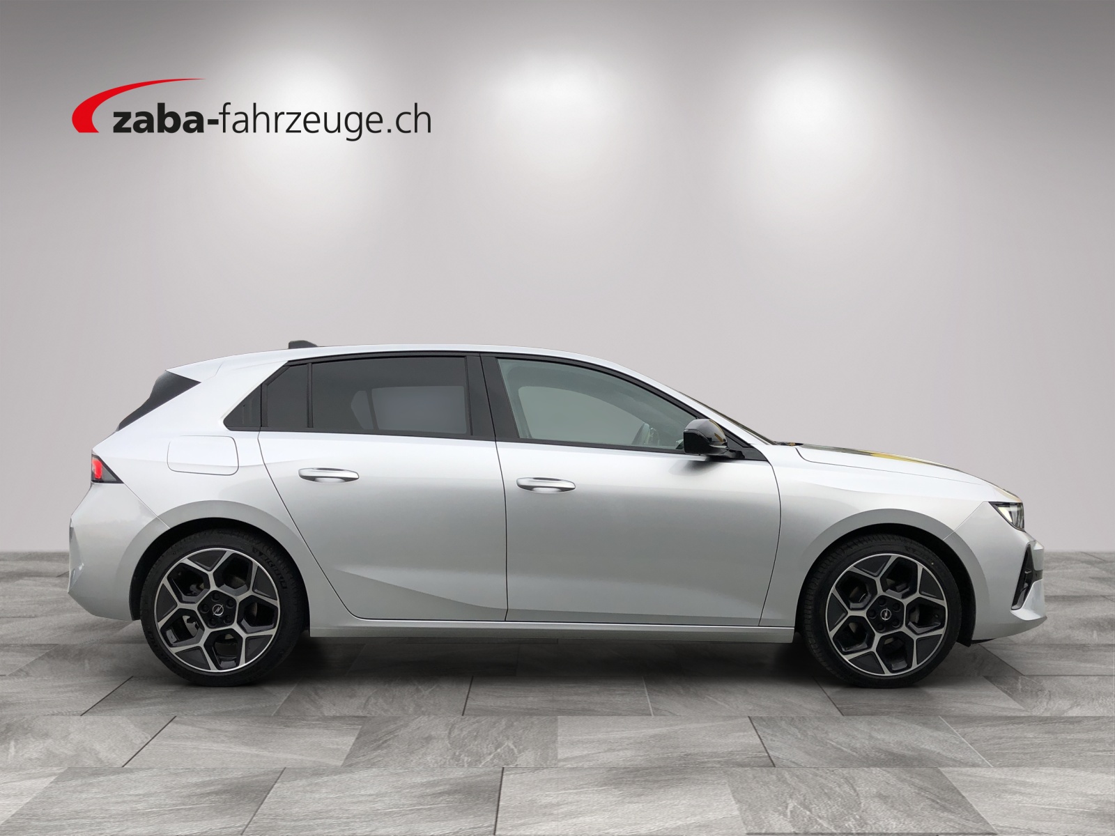 OPEL Astra 1.2i Turbo Swiss Plus A-image-5