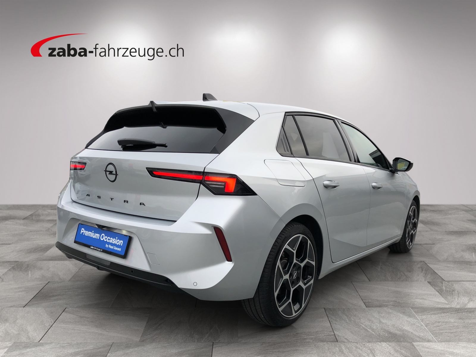 OPEL Astra 1.2i Turbo Swiss Plus A-image-4