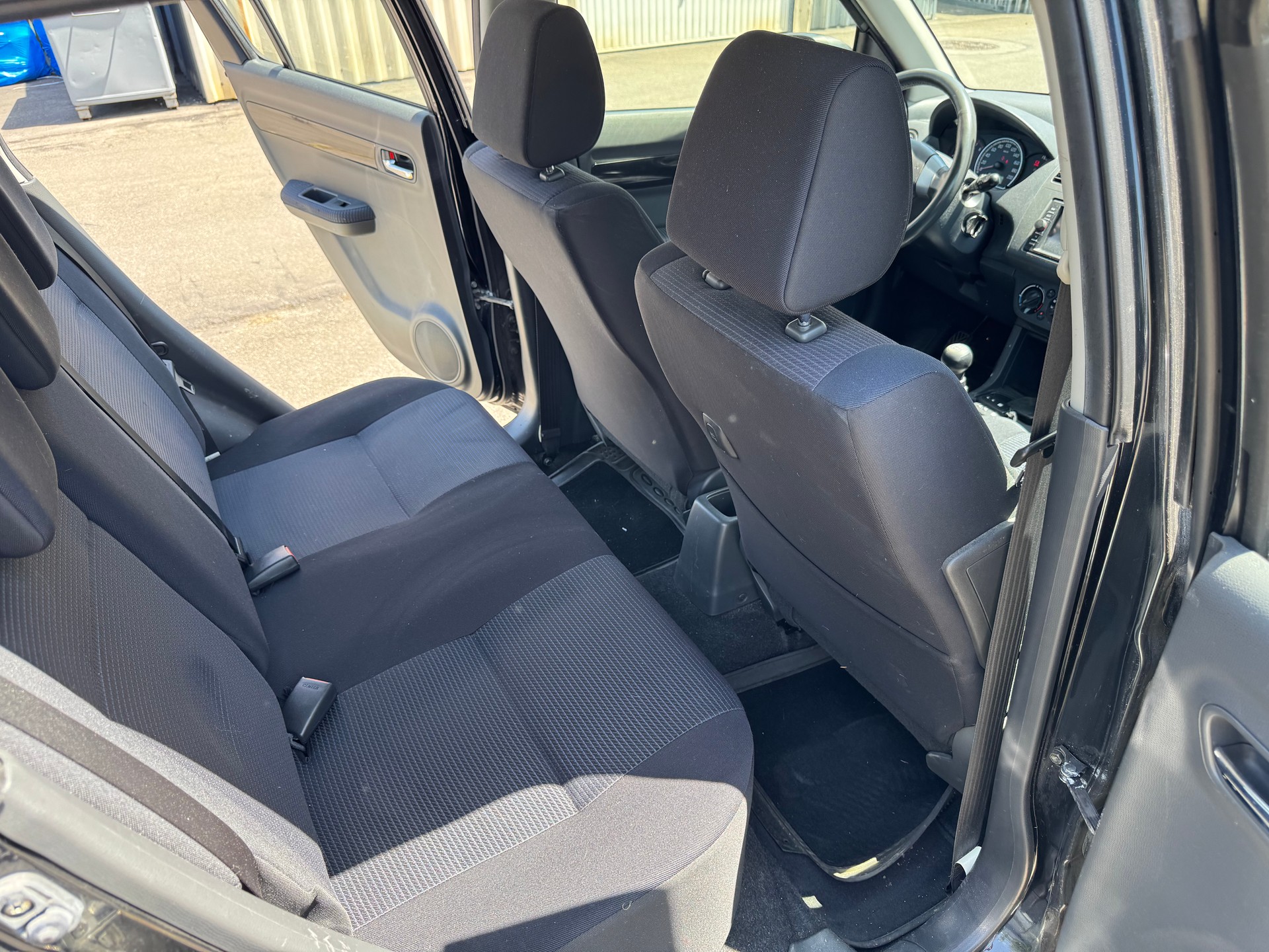 SUZUKI Swift 1.3i 16V GL 4x4-image-10