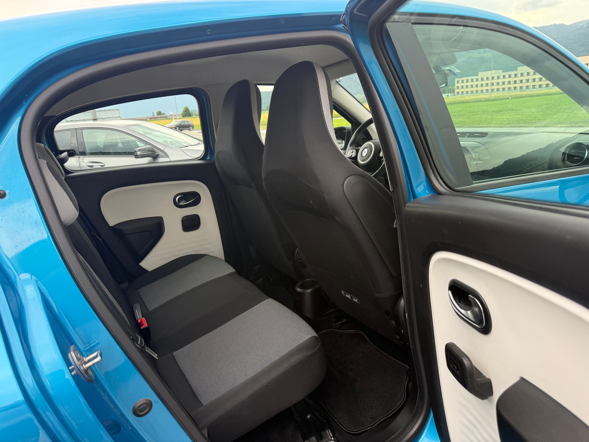 RENAULT Twingo 0.9 Zen-image-13