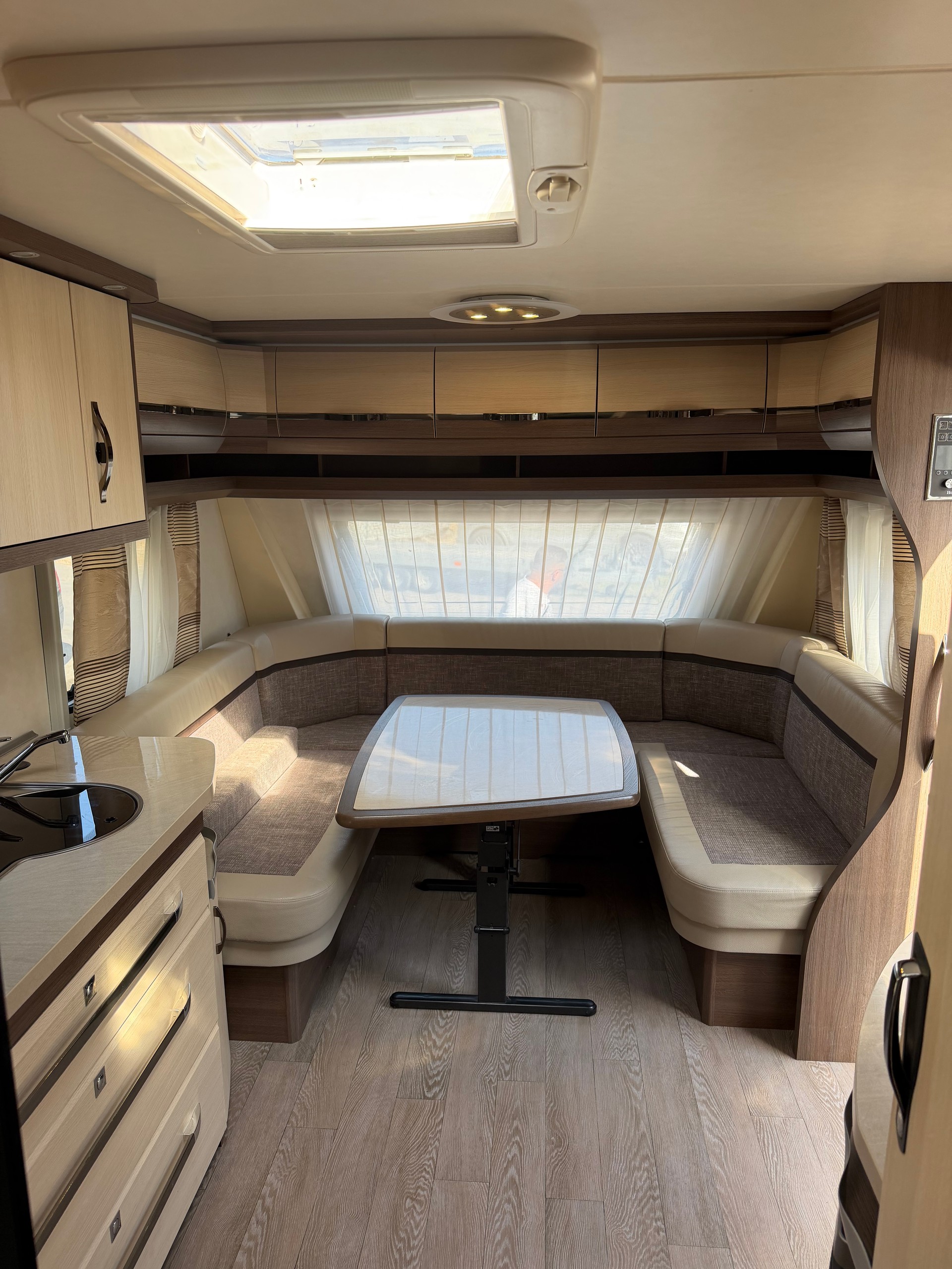 HOBBY Prestige 720 KFU-image-8