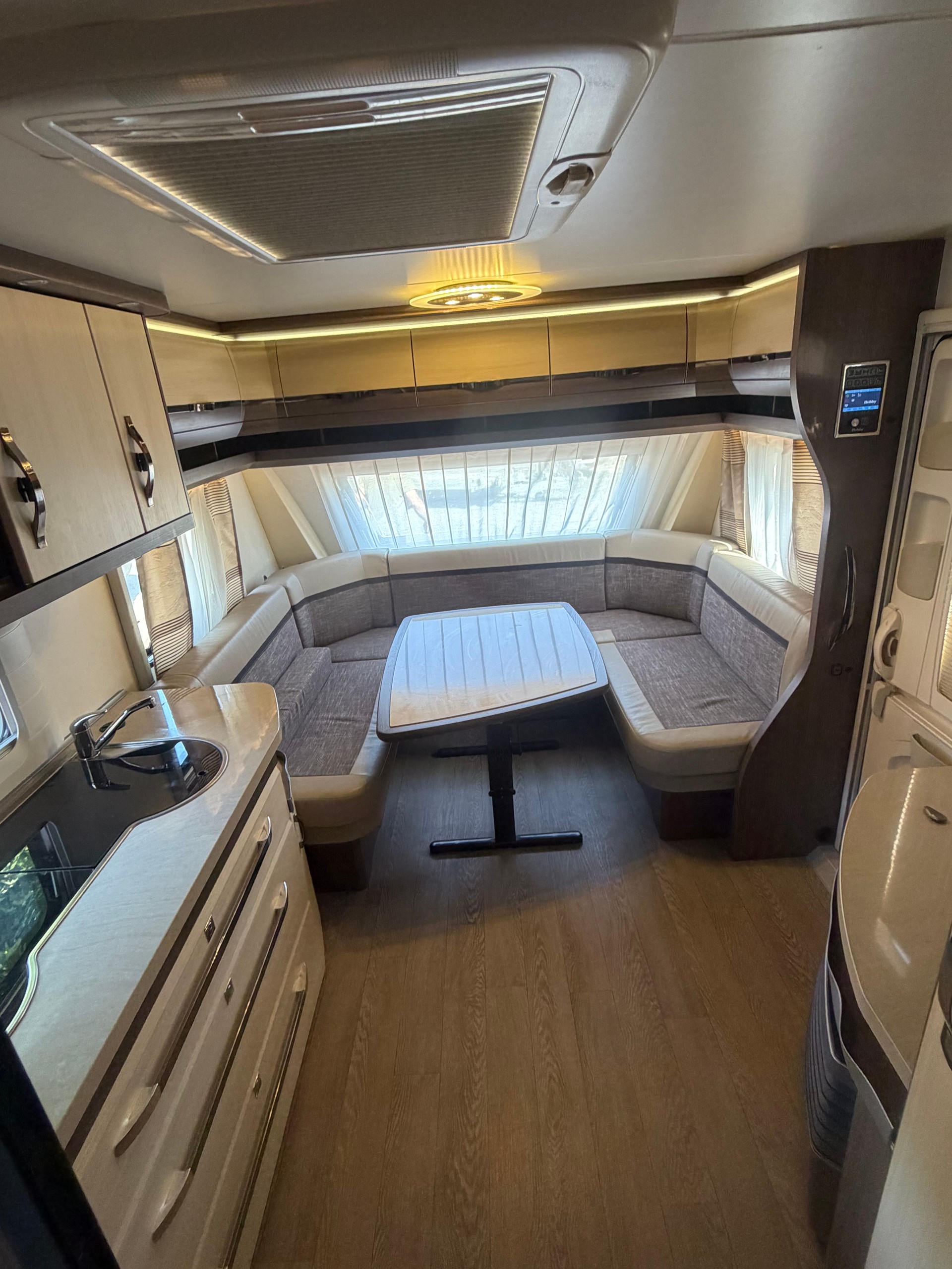 HOBBY Prestige 720 KFU-image-2