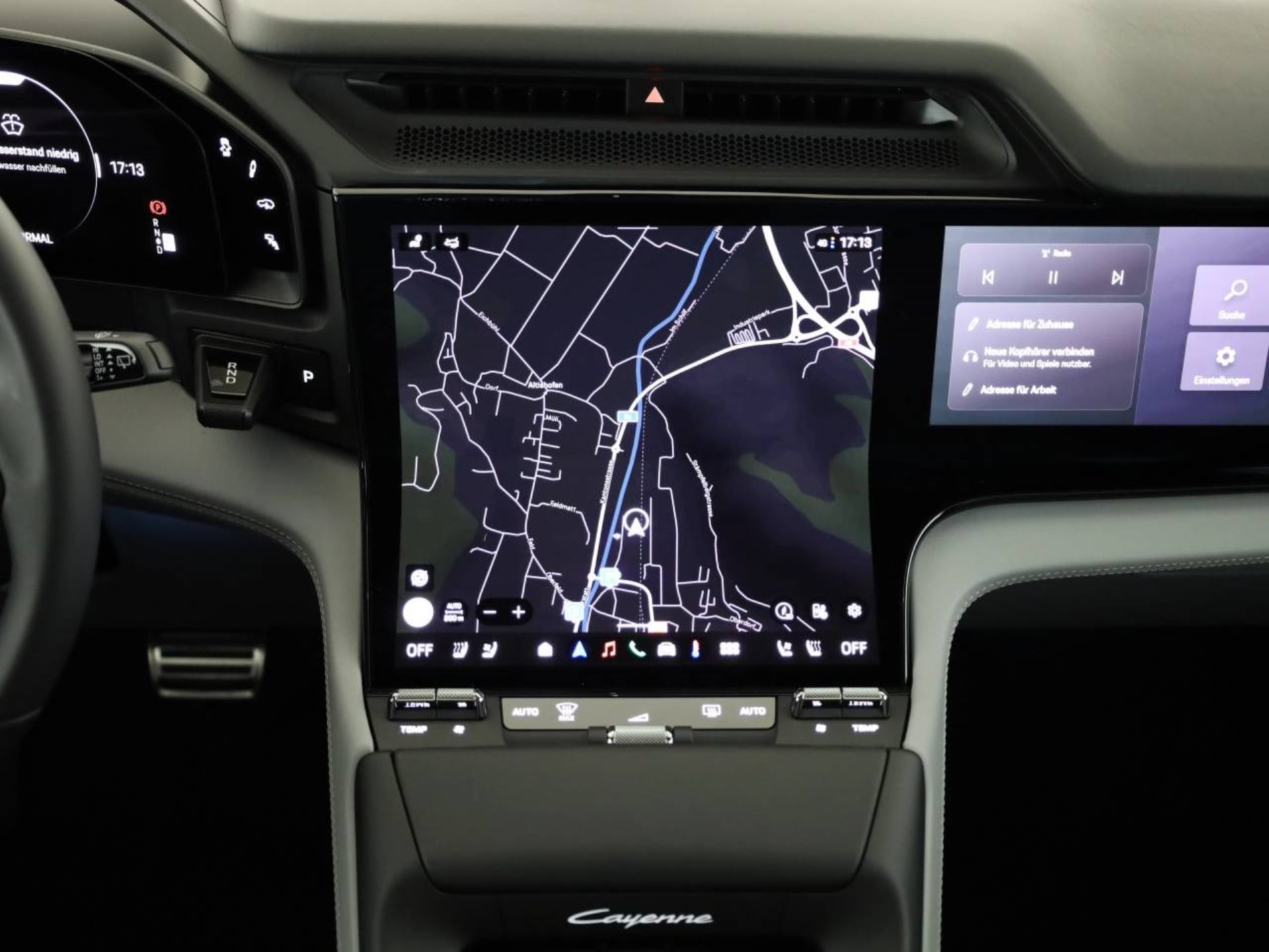 PORSCHE Cayenne Turbo Electric-image-13
