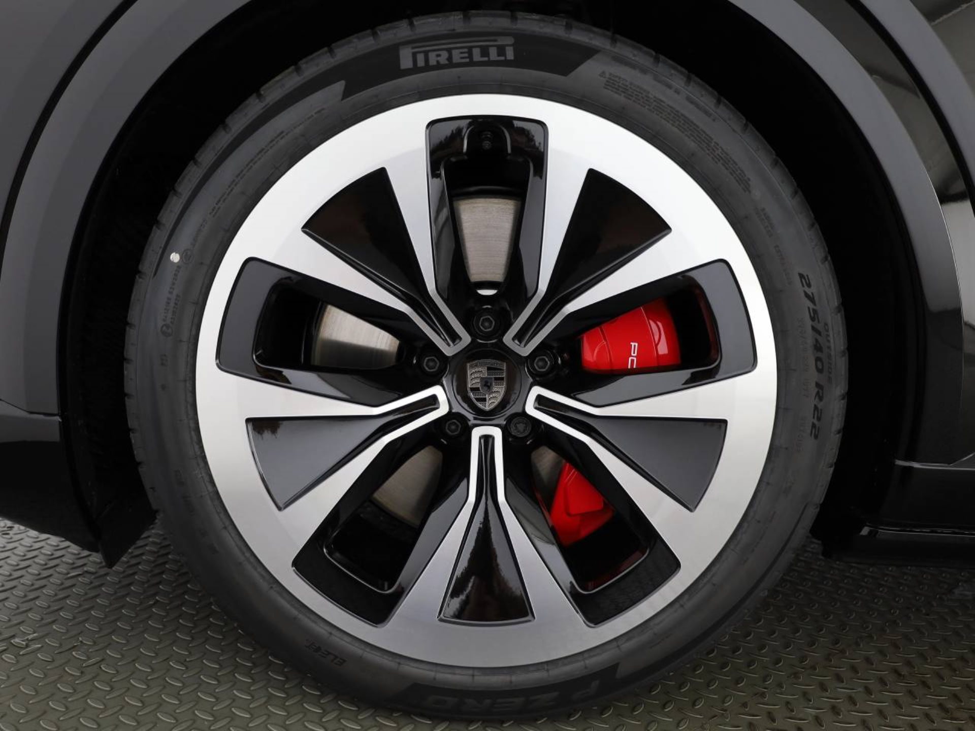 PORSCHE Cayenne Turbo Electric-image-8