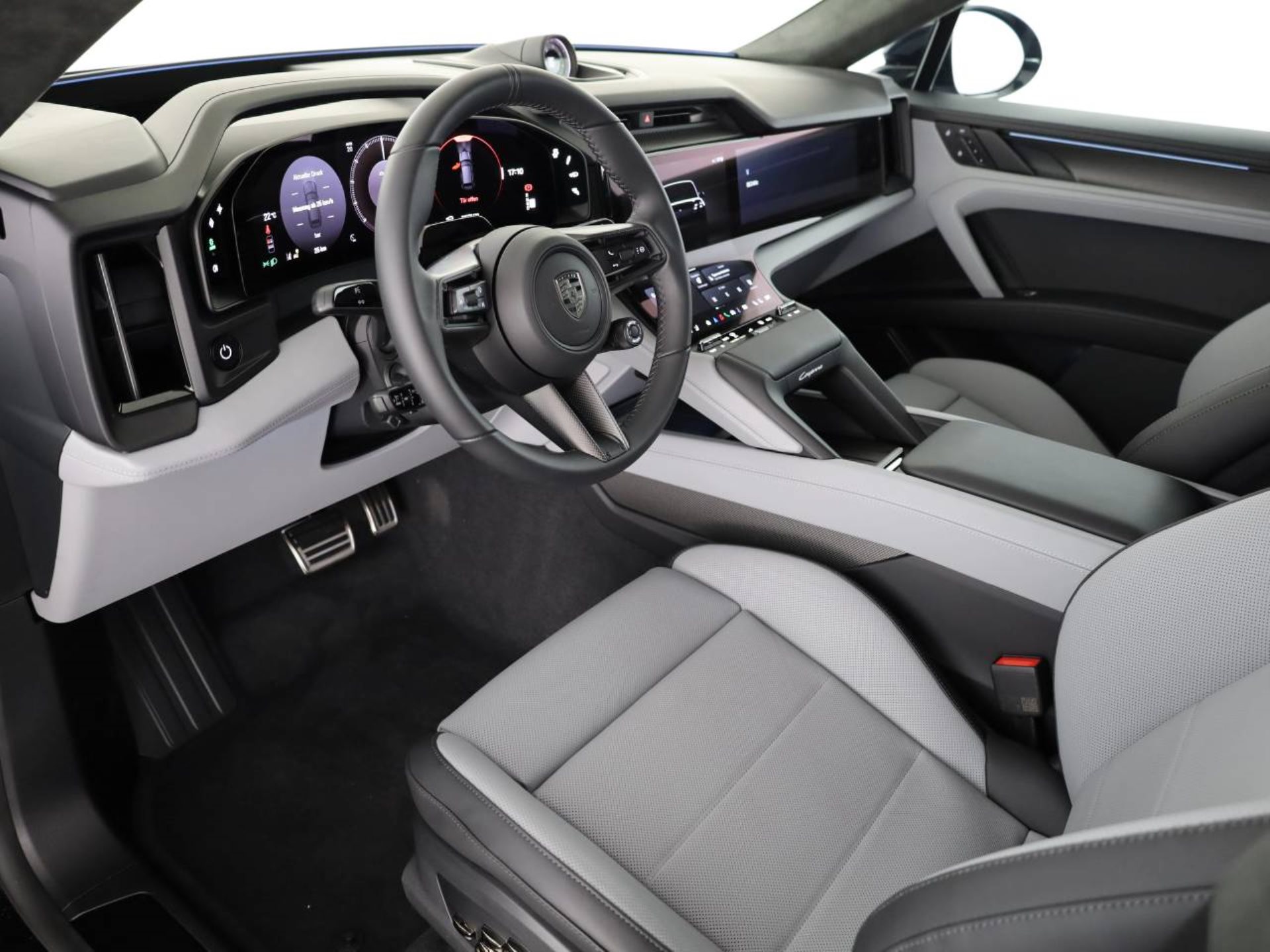 PORSCHE Cayenne Turbo Electric-showroom-element-3